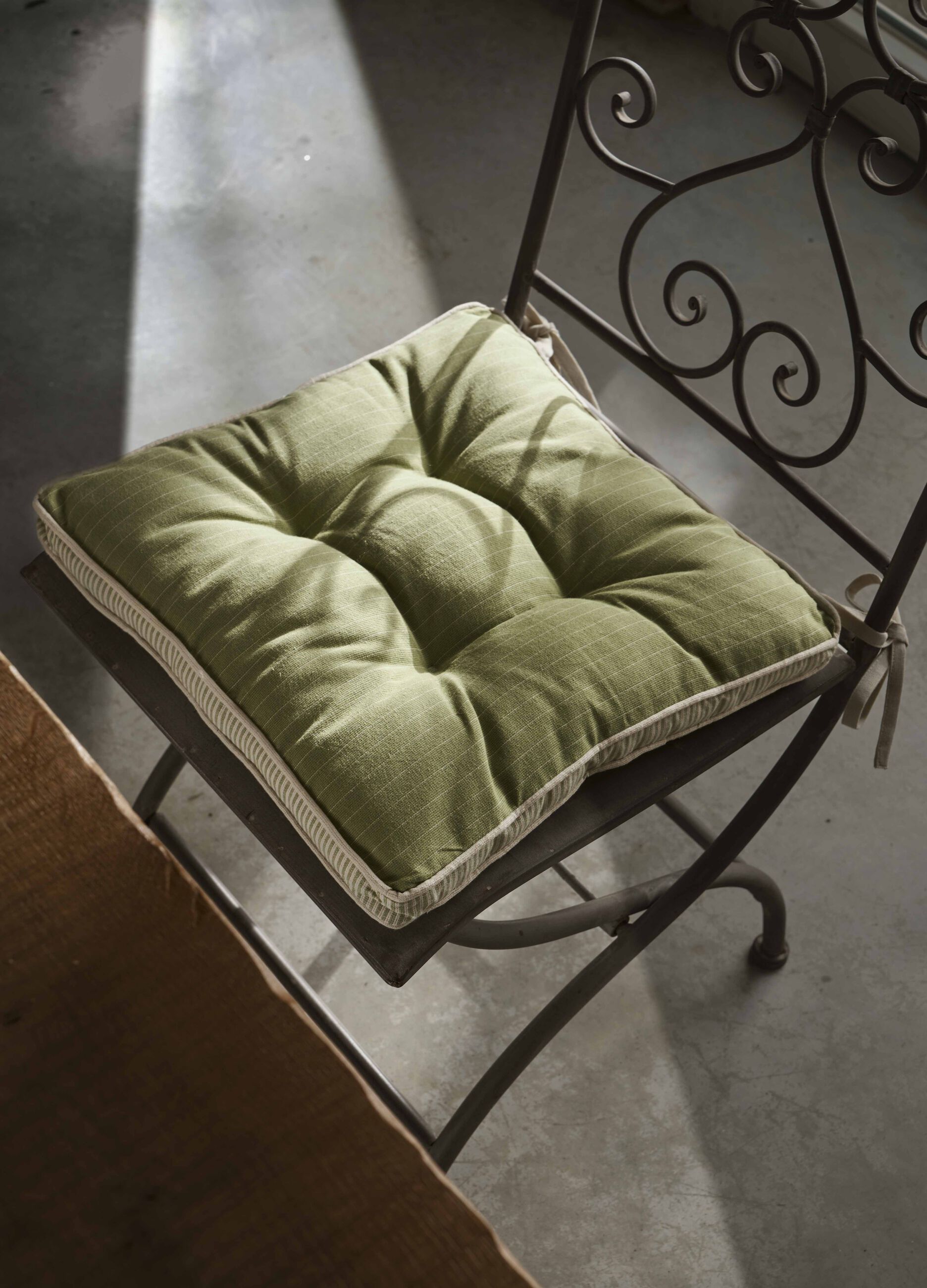 Striped square seat pad_0