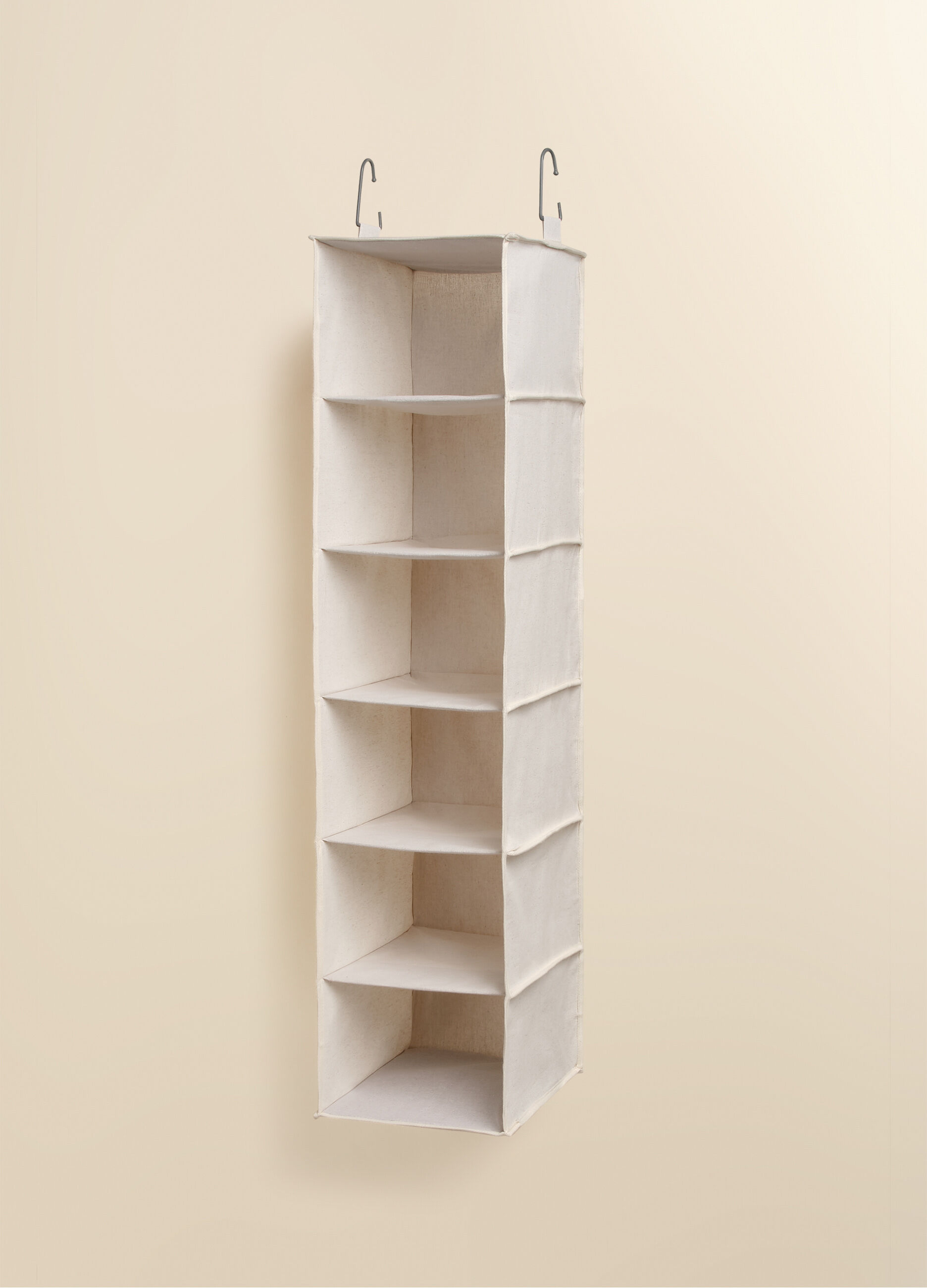 Space-saving container for wardrobe, with six slots_1