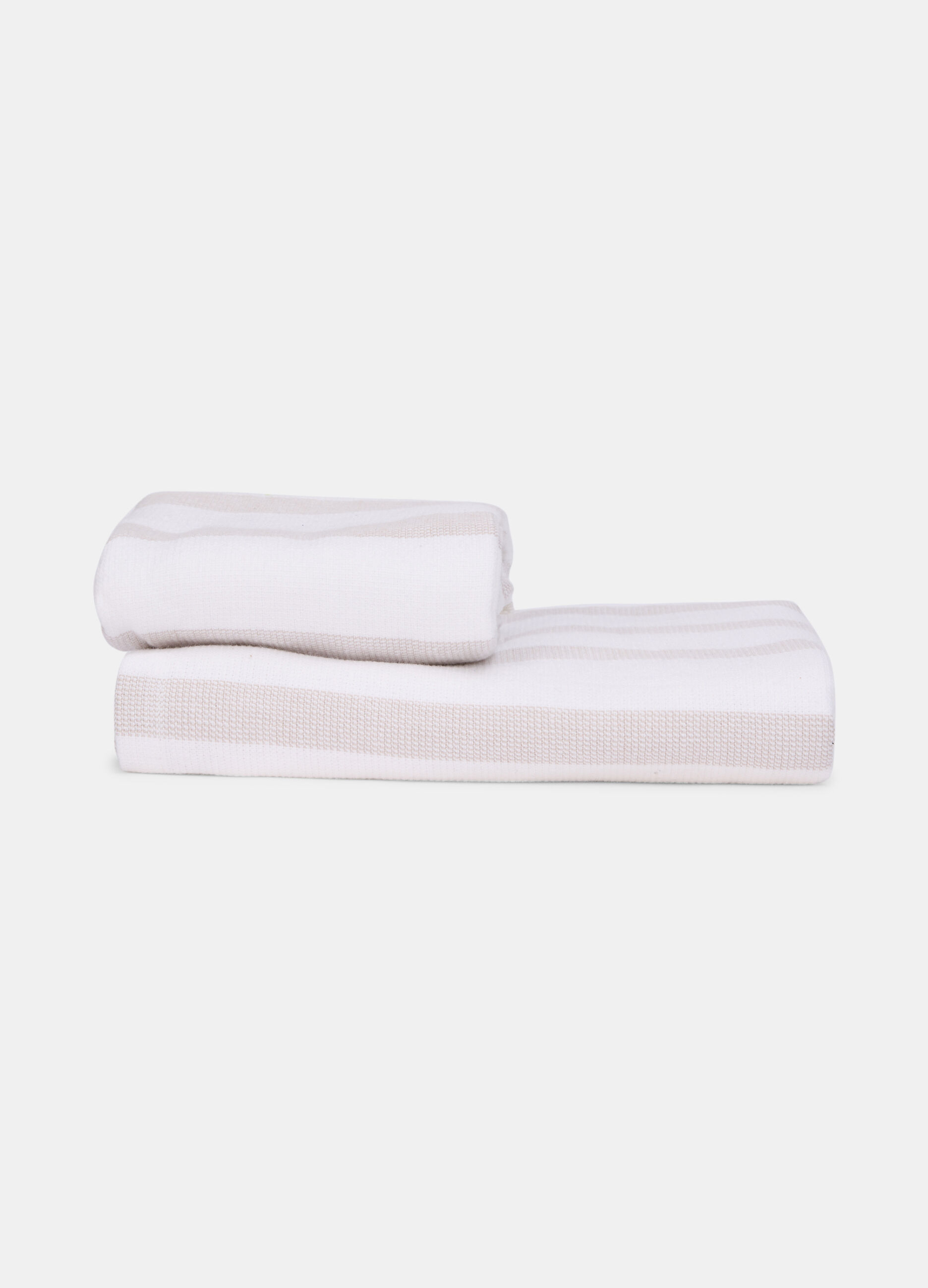 Large towel with wide stripes