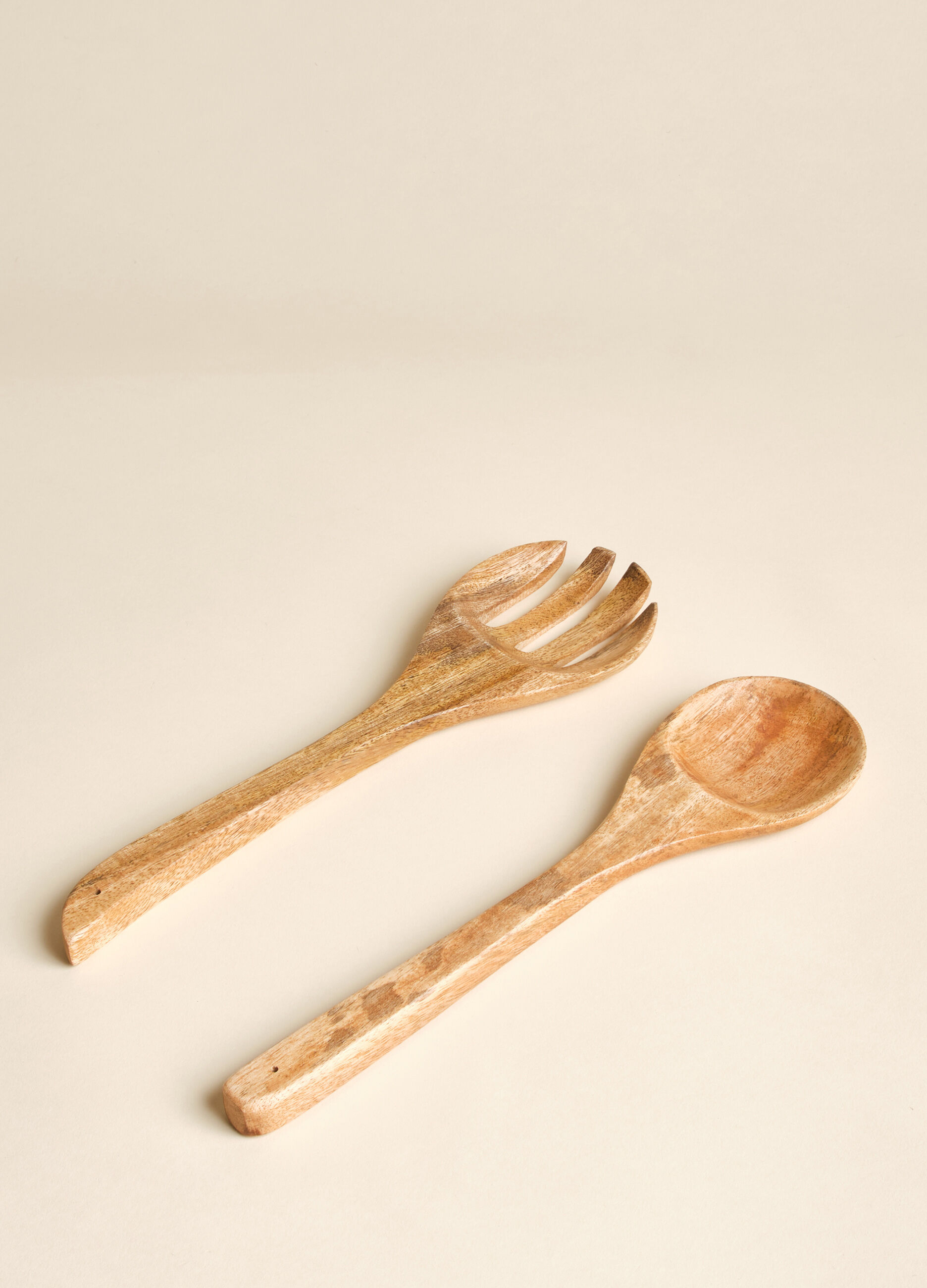 Set of 2 salad spoons in mango wood_2