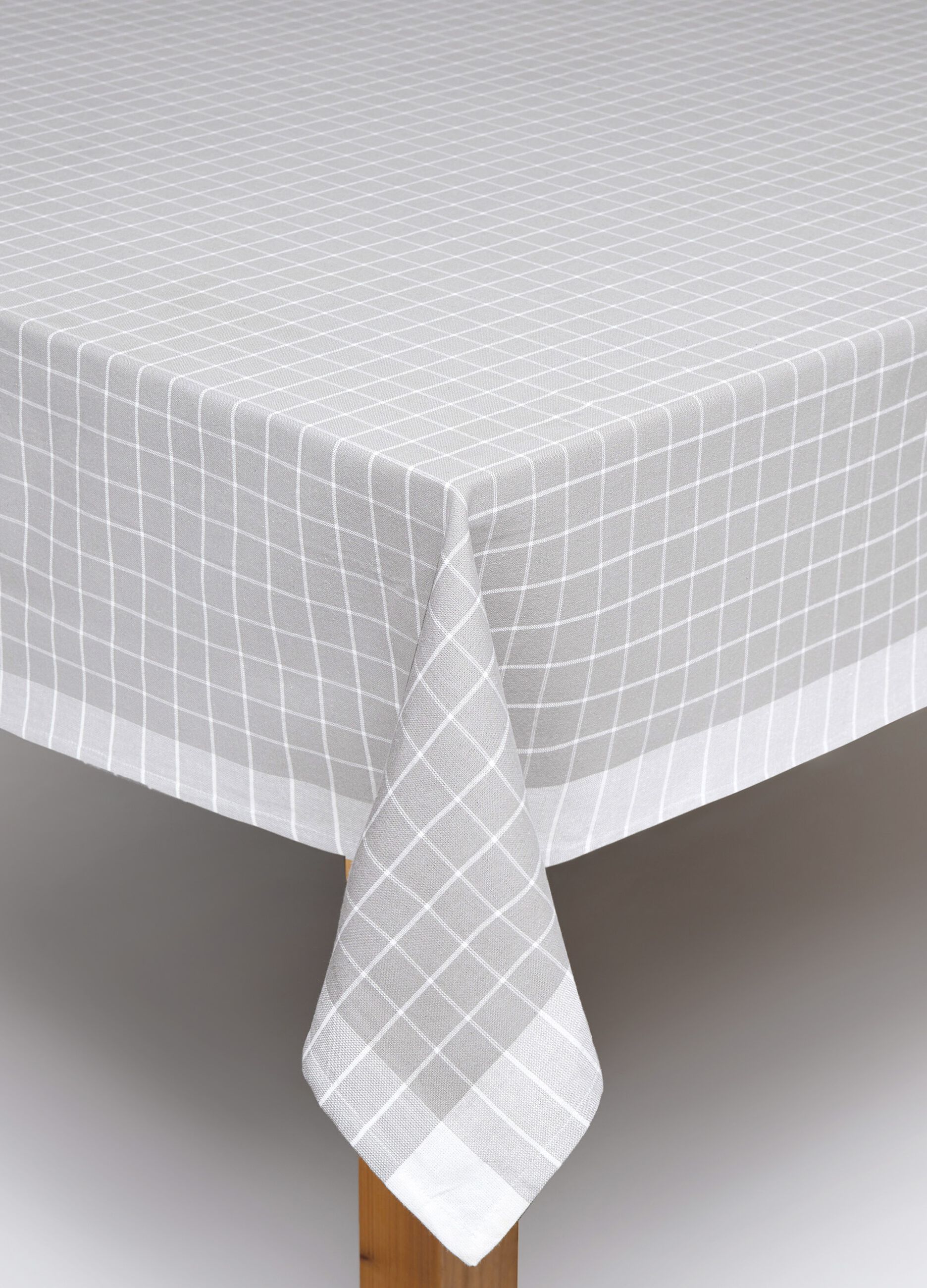 Six-seater tablecloth with check pattern_0