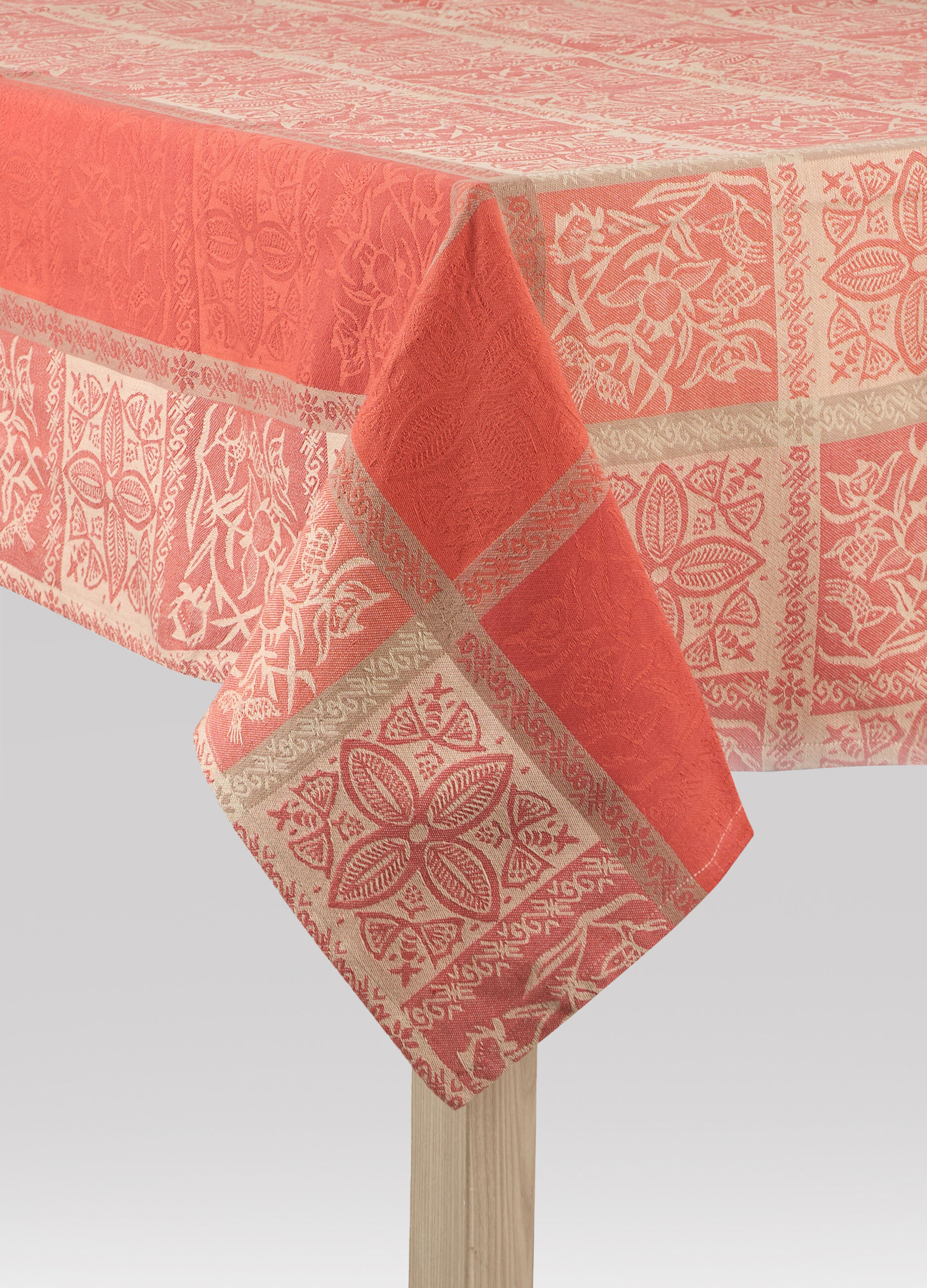 6-place tablecloth in 100% jacquard cotton_0