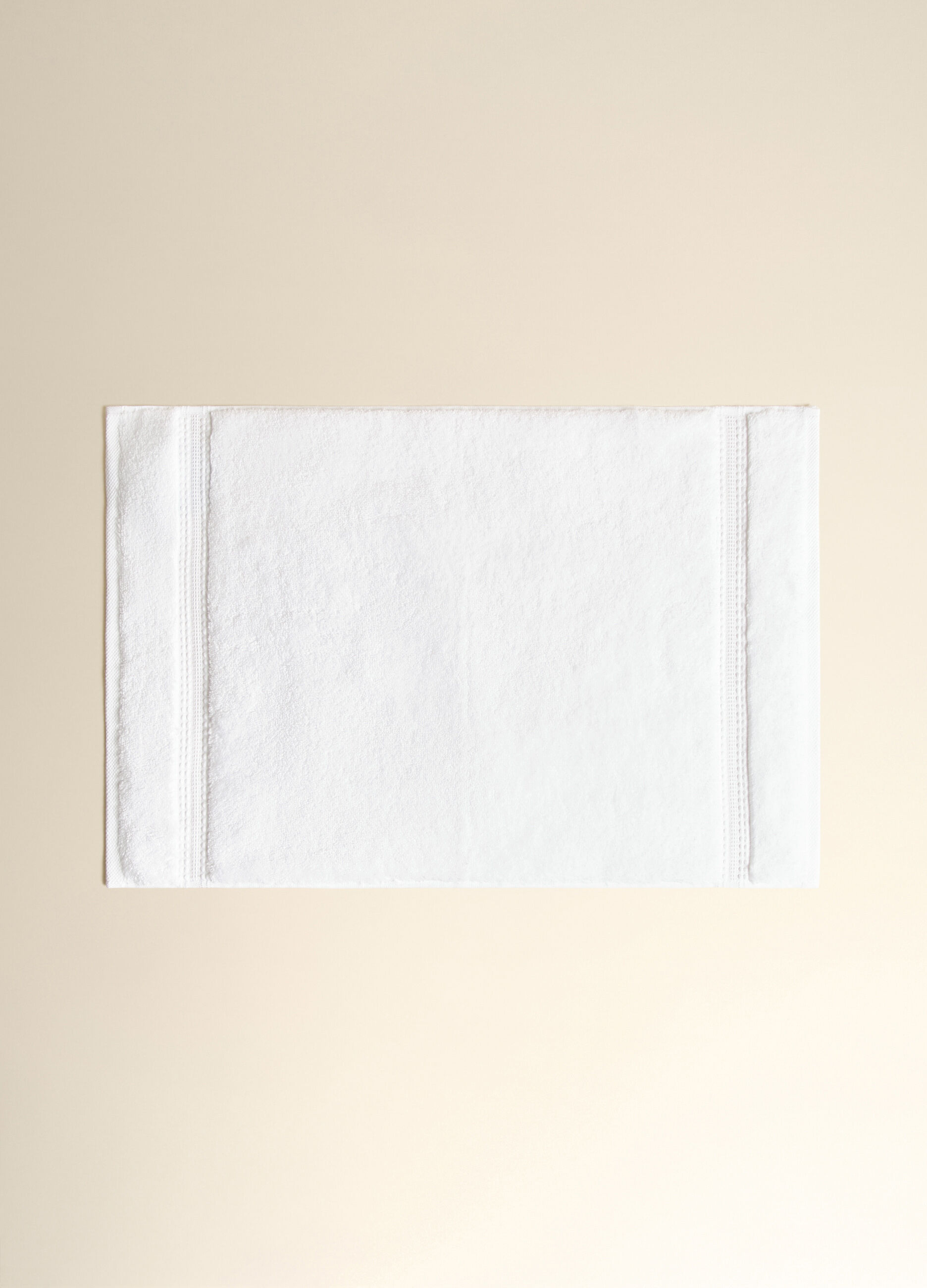 100% cotton guest towel with trim_2