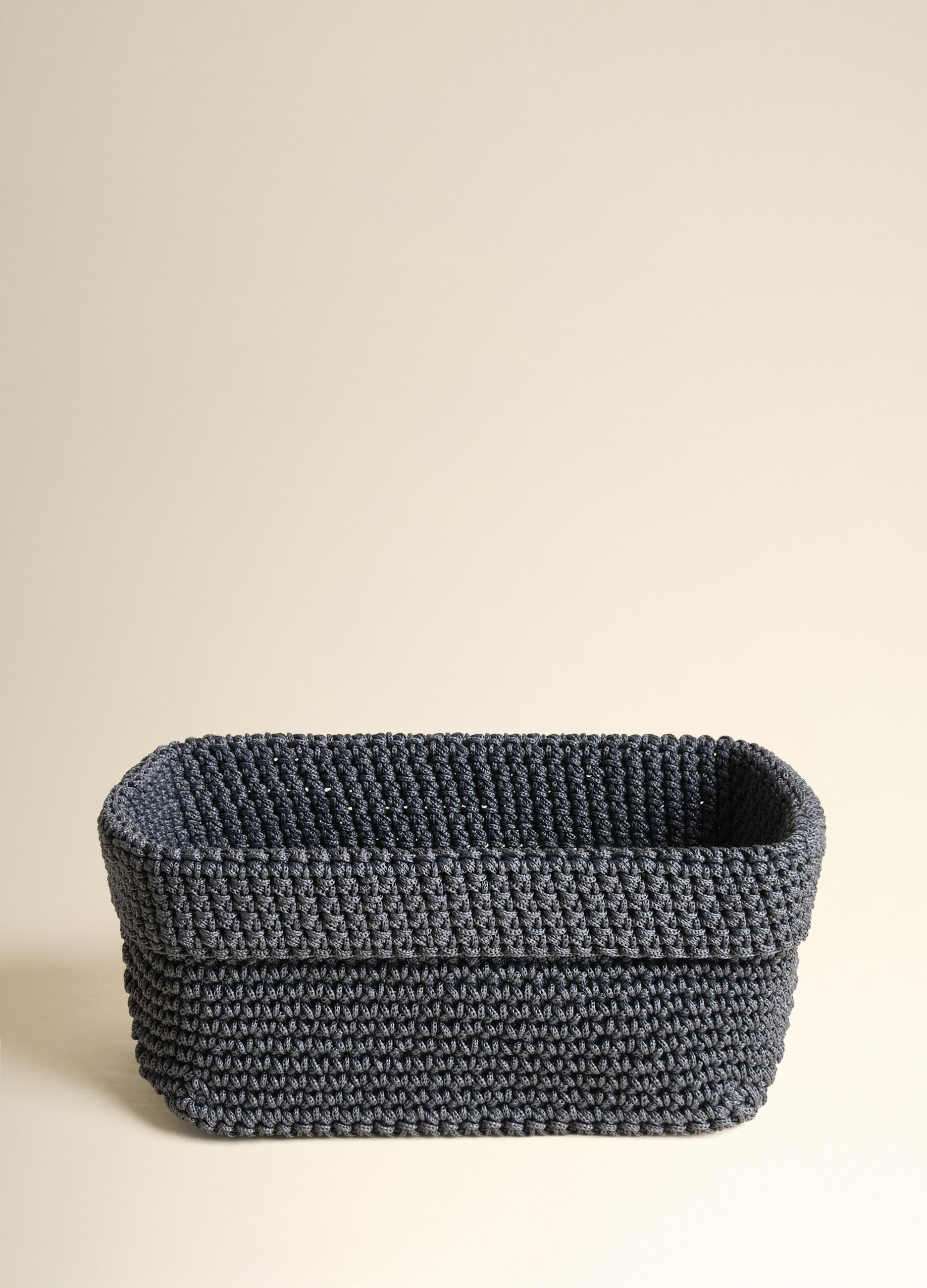 Rectangular woven basket_1