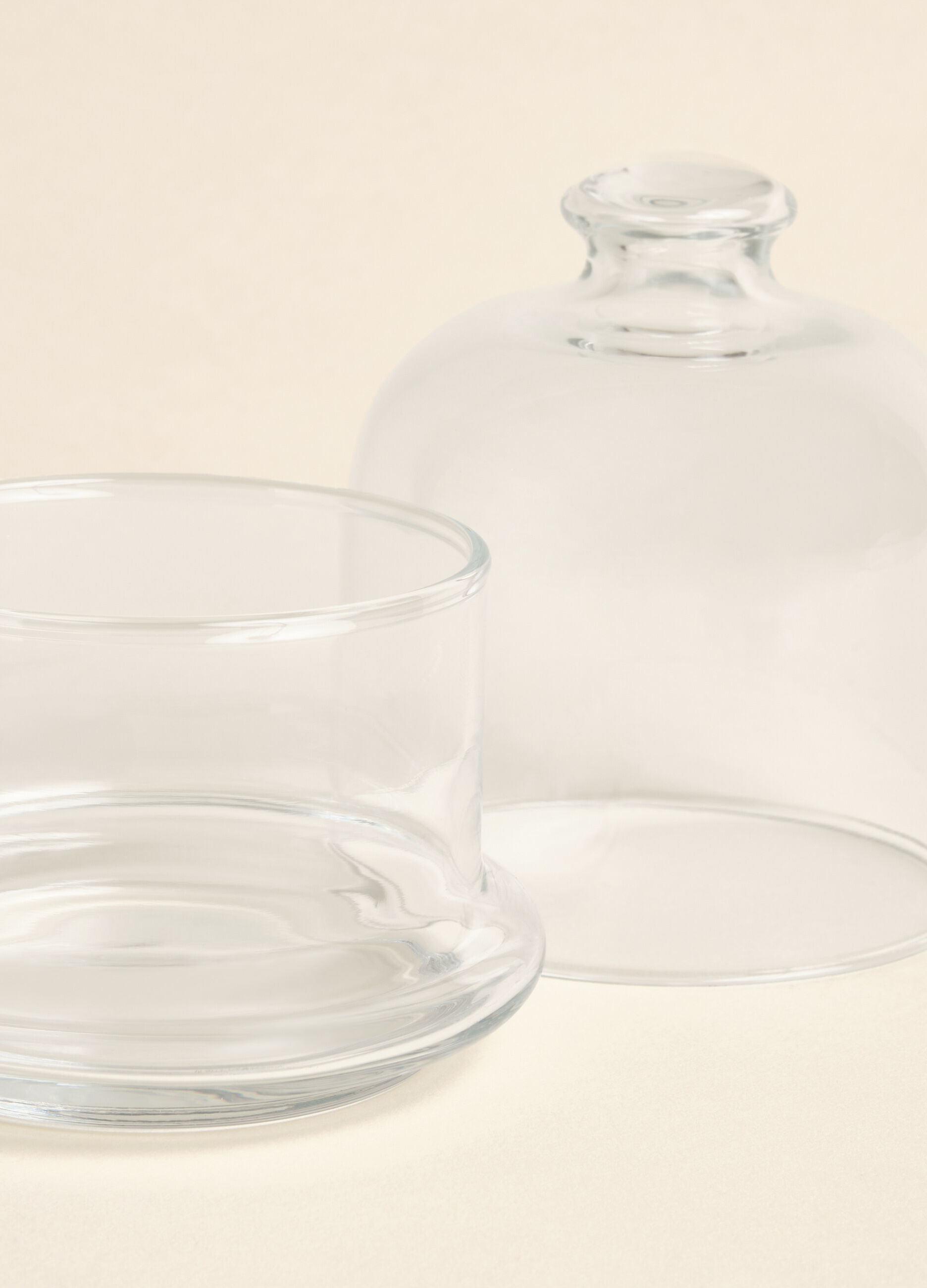 Glass container with dome lid_2