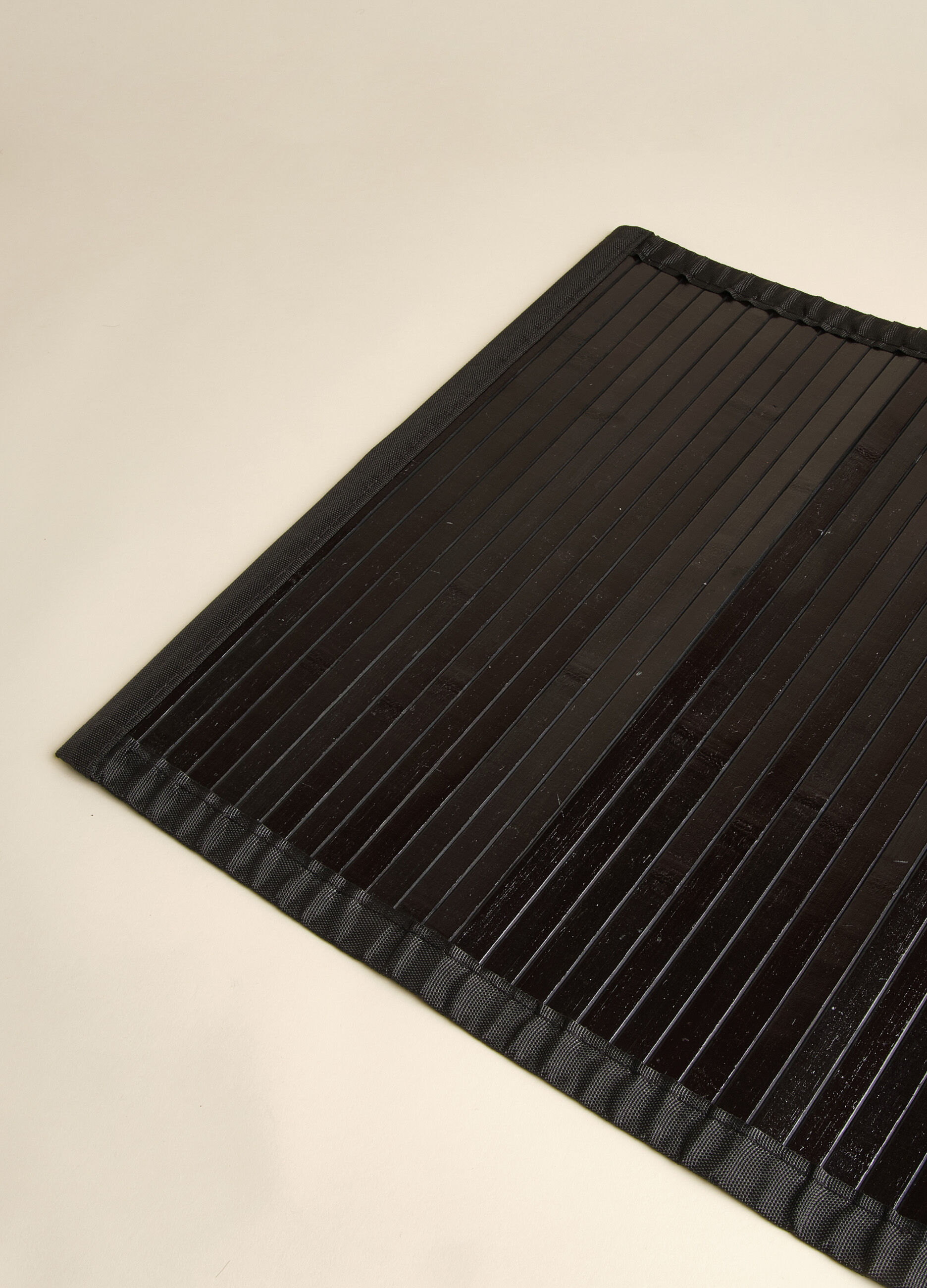 Kitchen mat in coloured bamboo_2