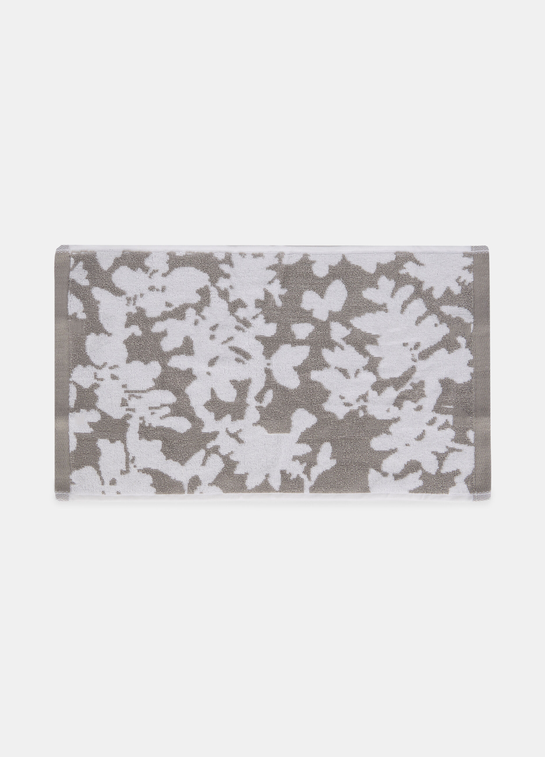 Floral towel in terry
