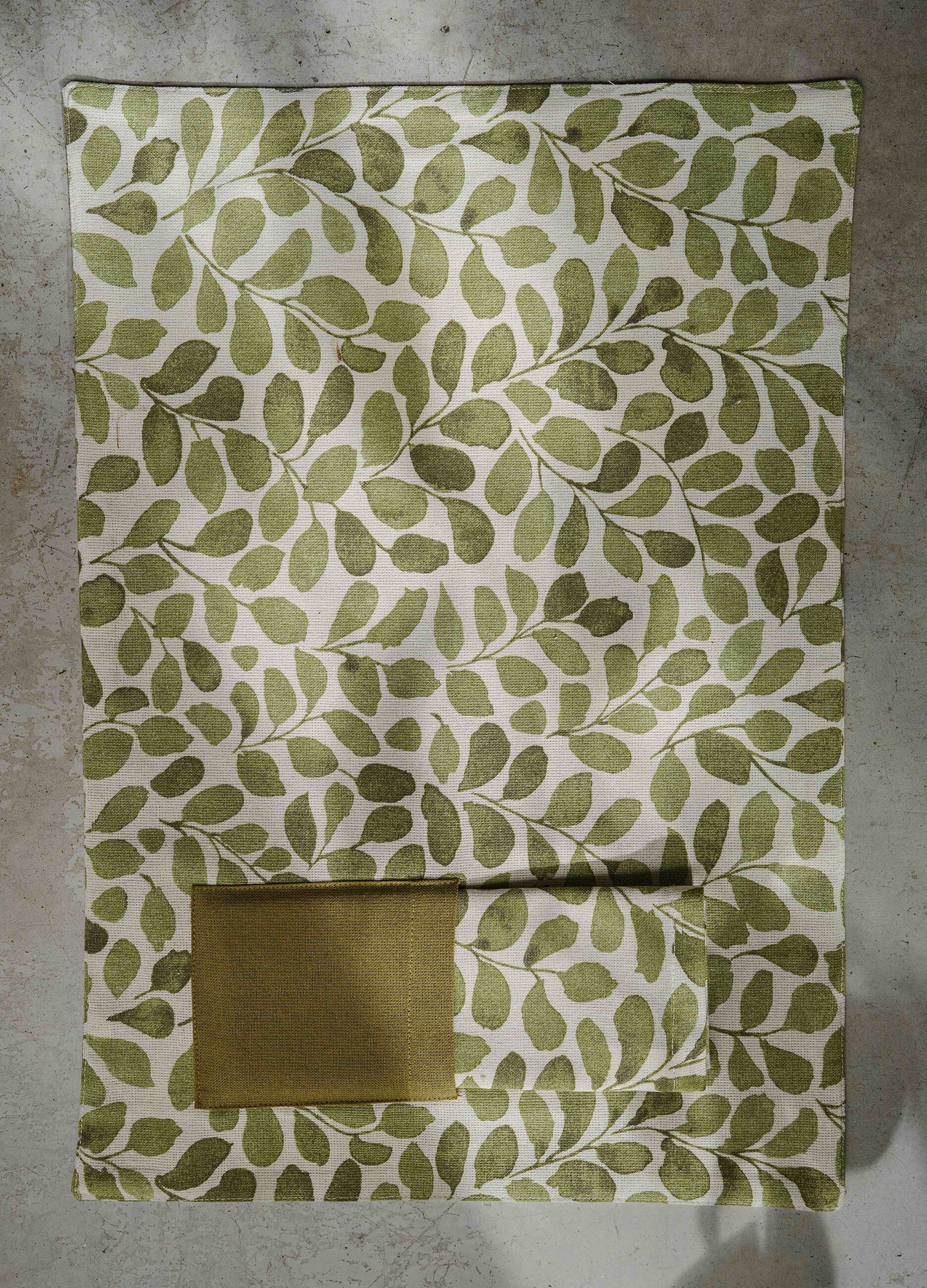 Breakfast table mat with pocket + napkin_0