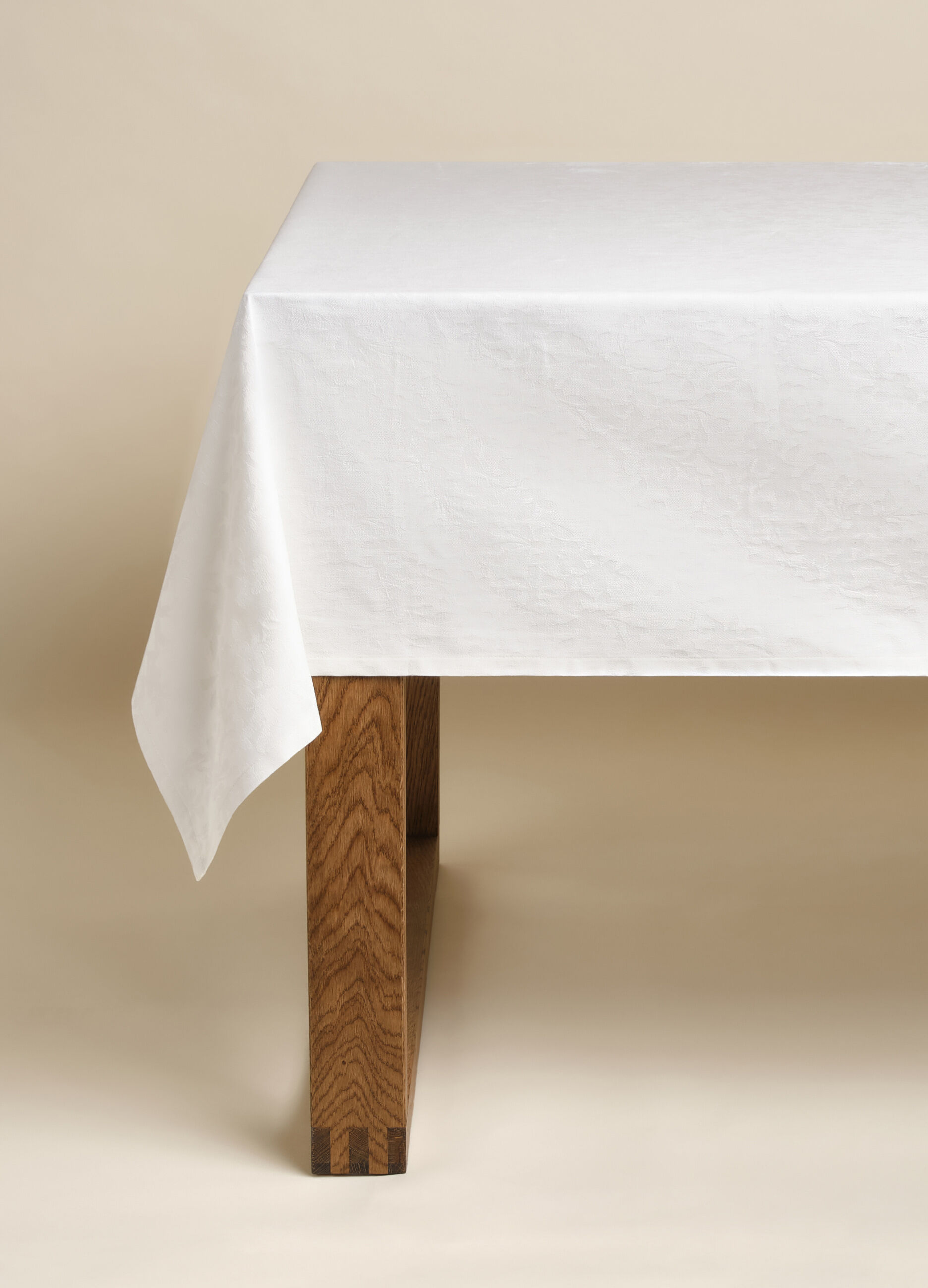 6-place tablecloth in jacquard cotton_1