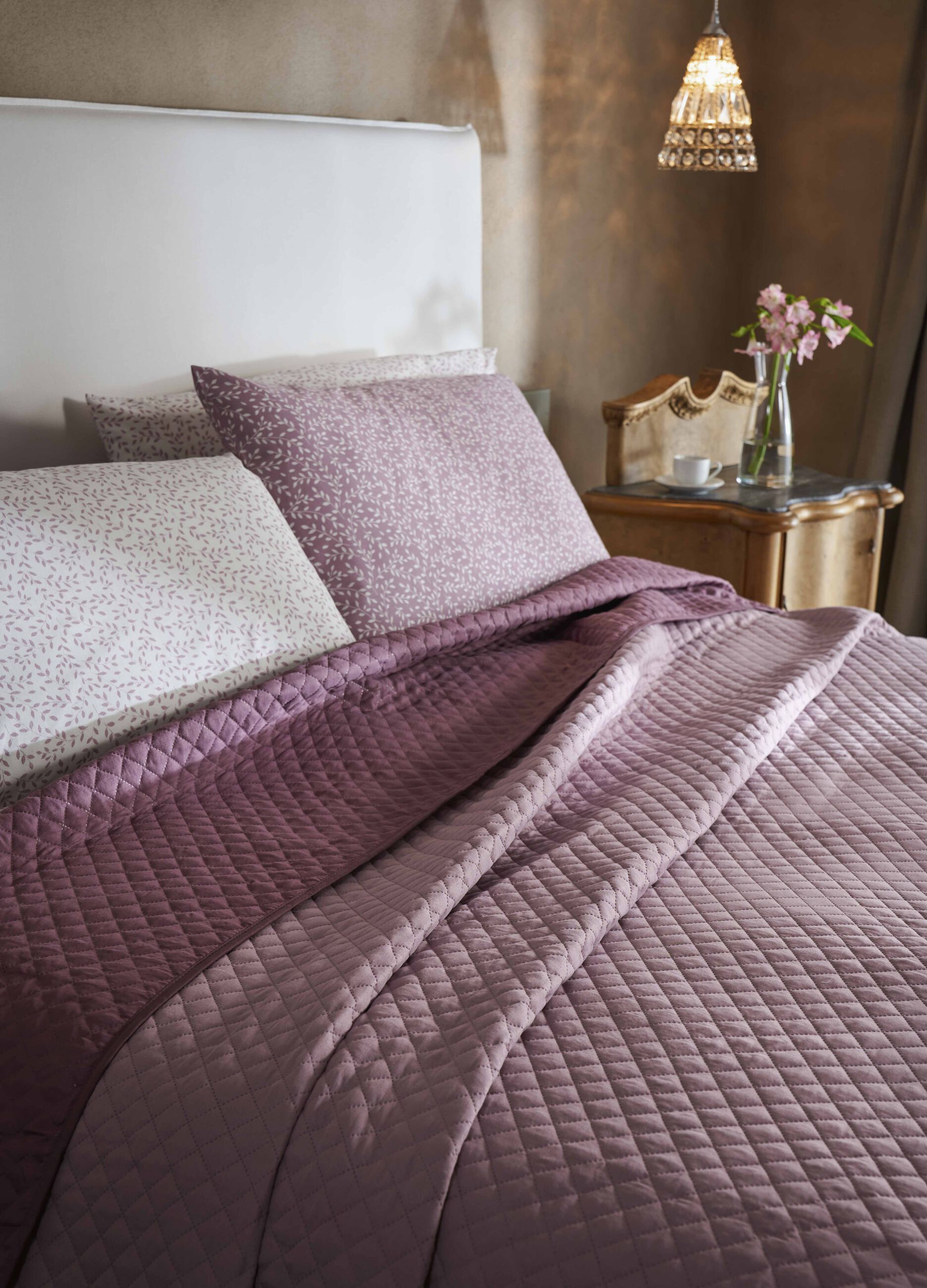 Double quilt with contrasting hem