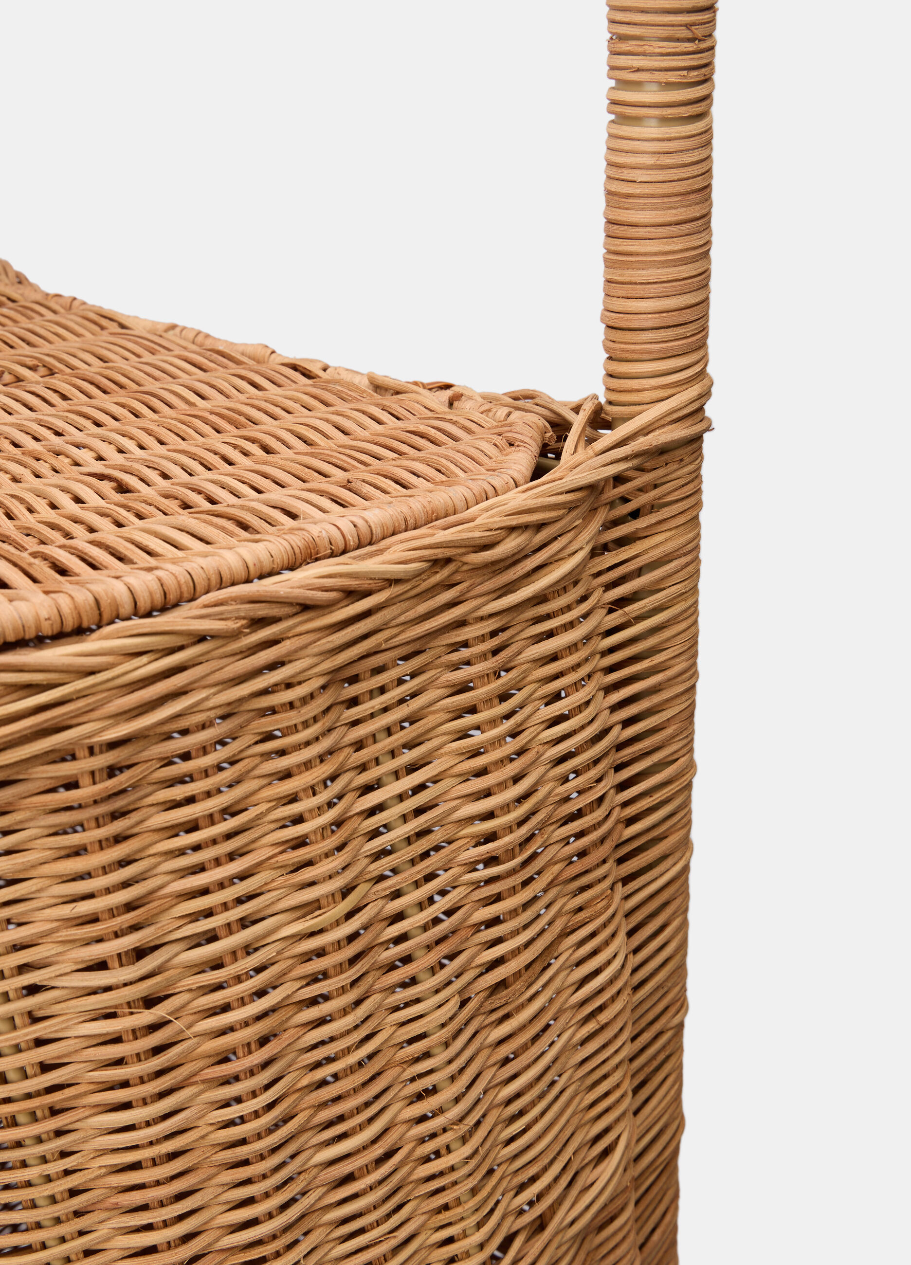 Rattan basket with wheels