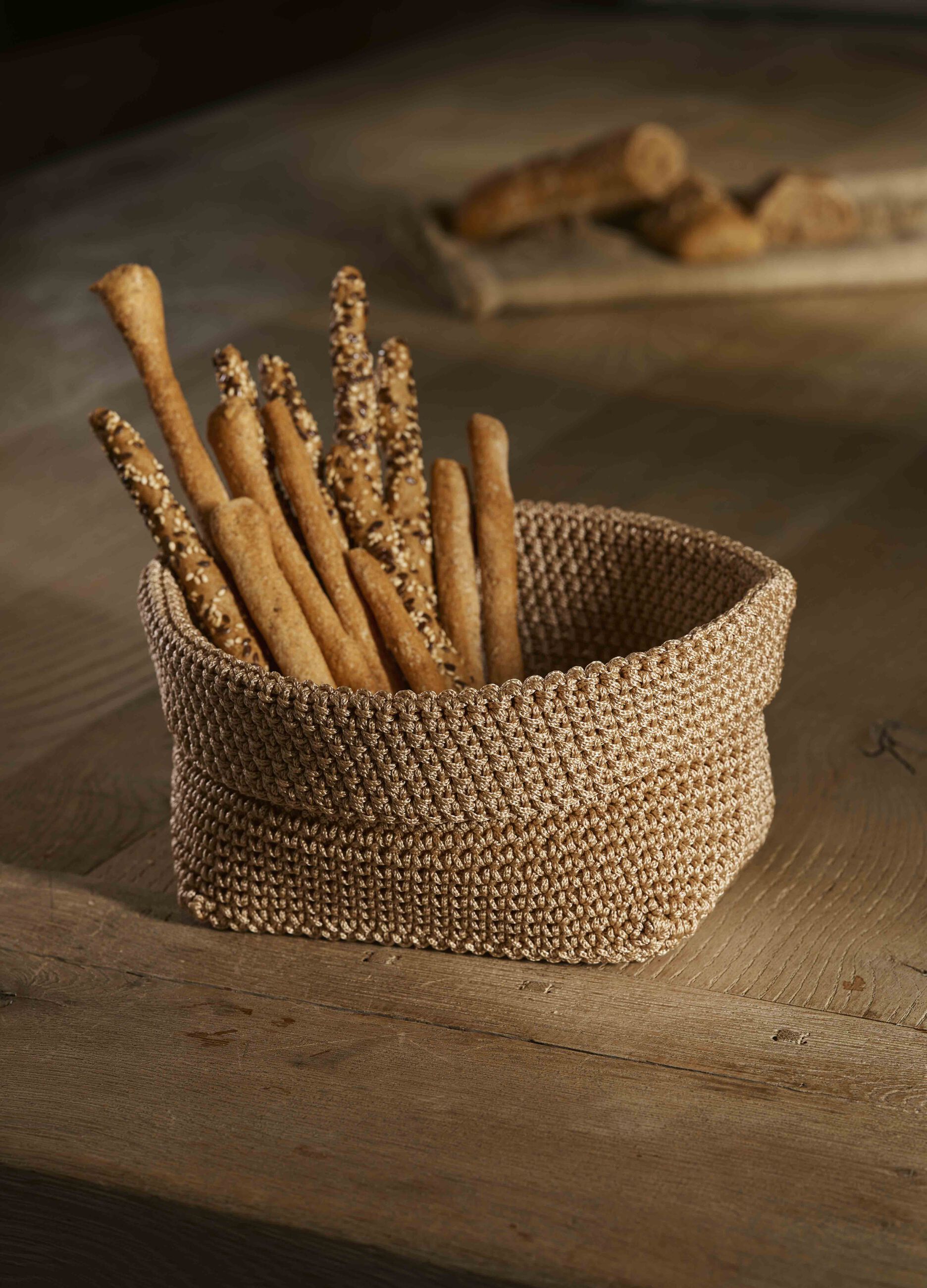 Rectangular woven basket_0