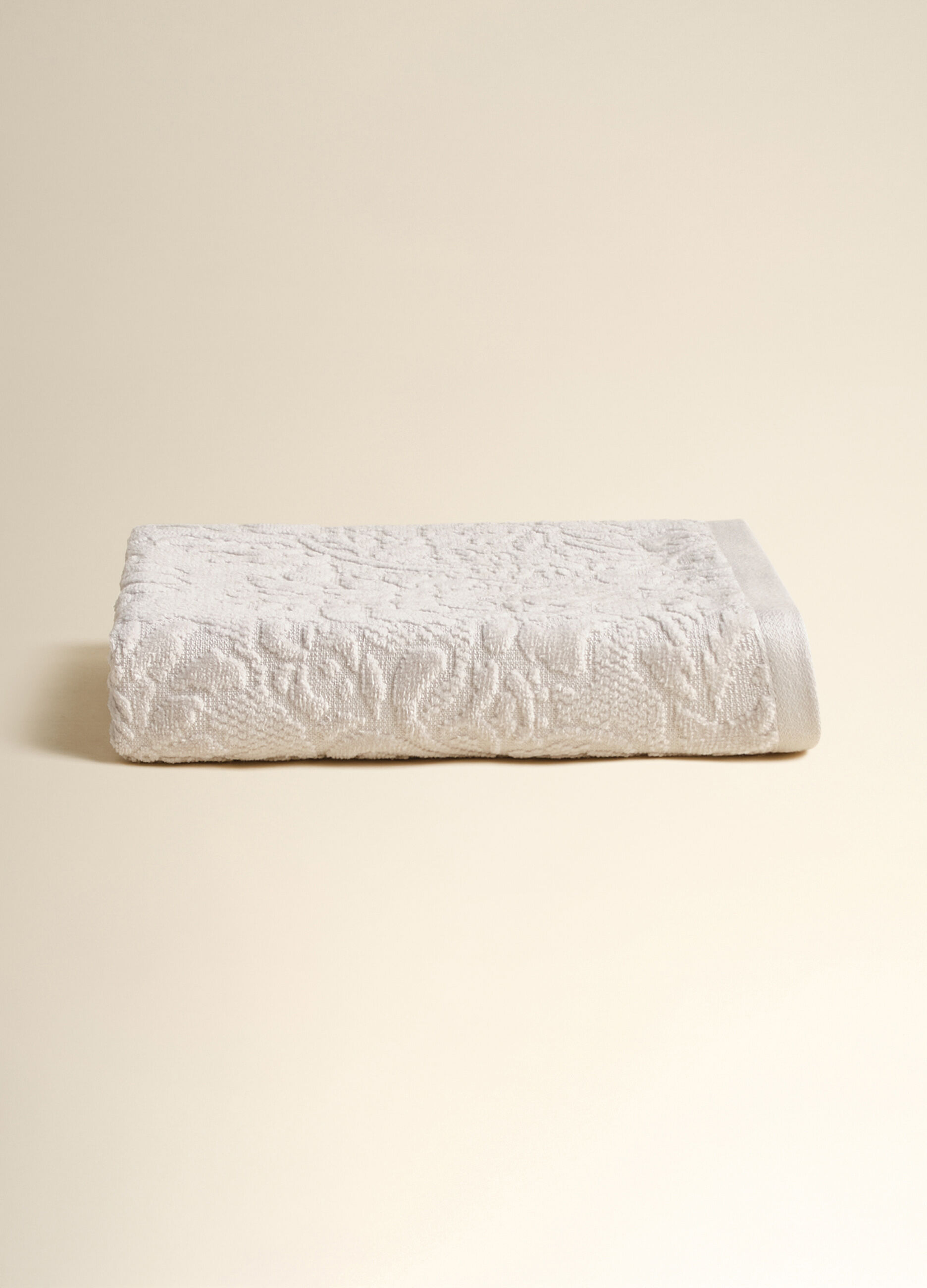 Jacquard guest towel Made in Portugal_1