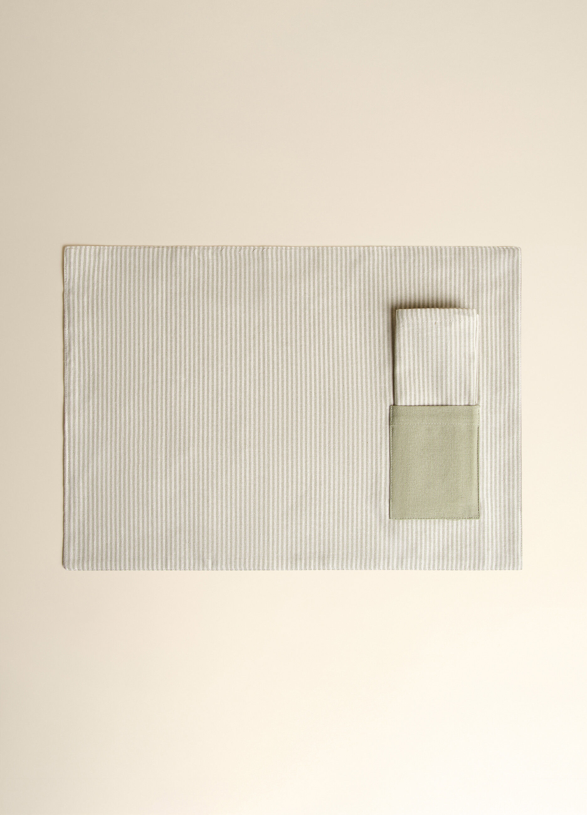 Organic table mat in 100% cotton with pocket