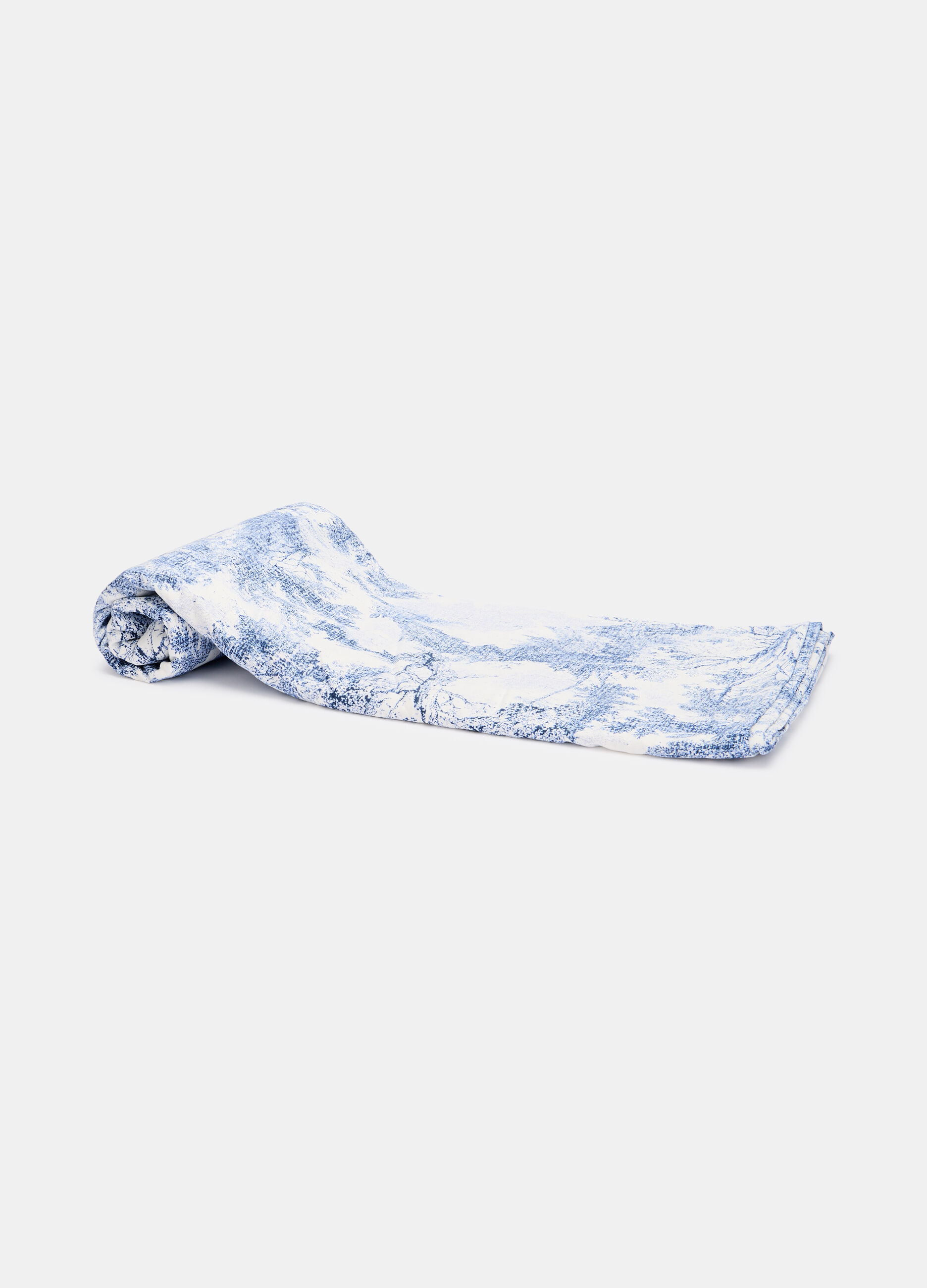 100% cotton throw with pattern