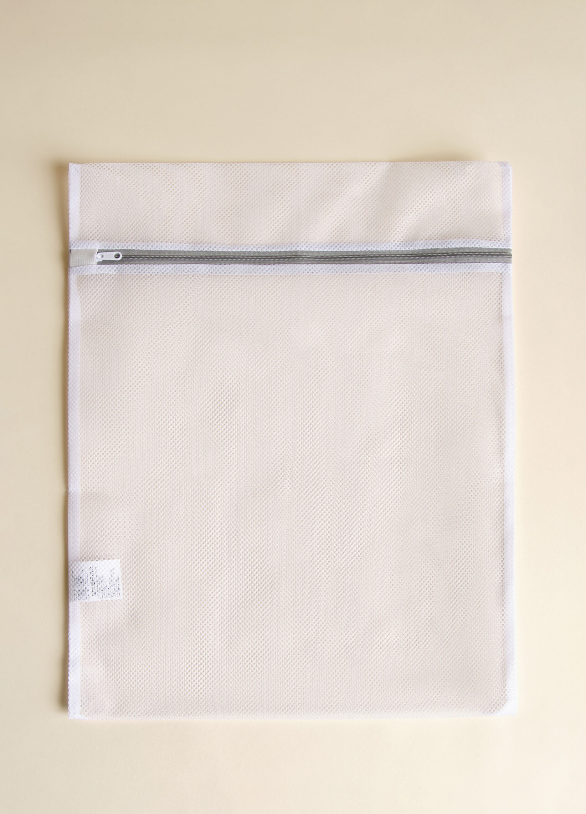 Laundry protector with zip_1