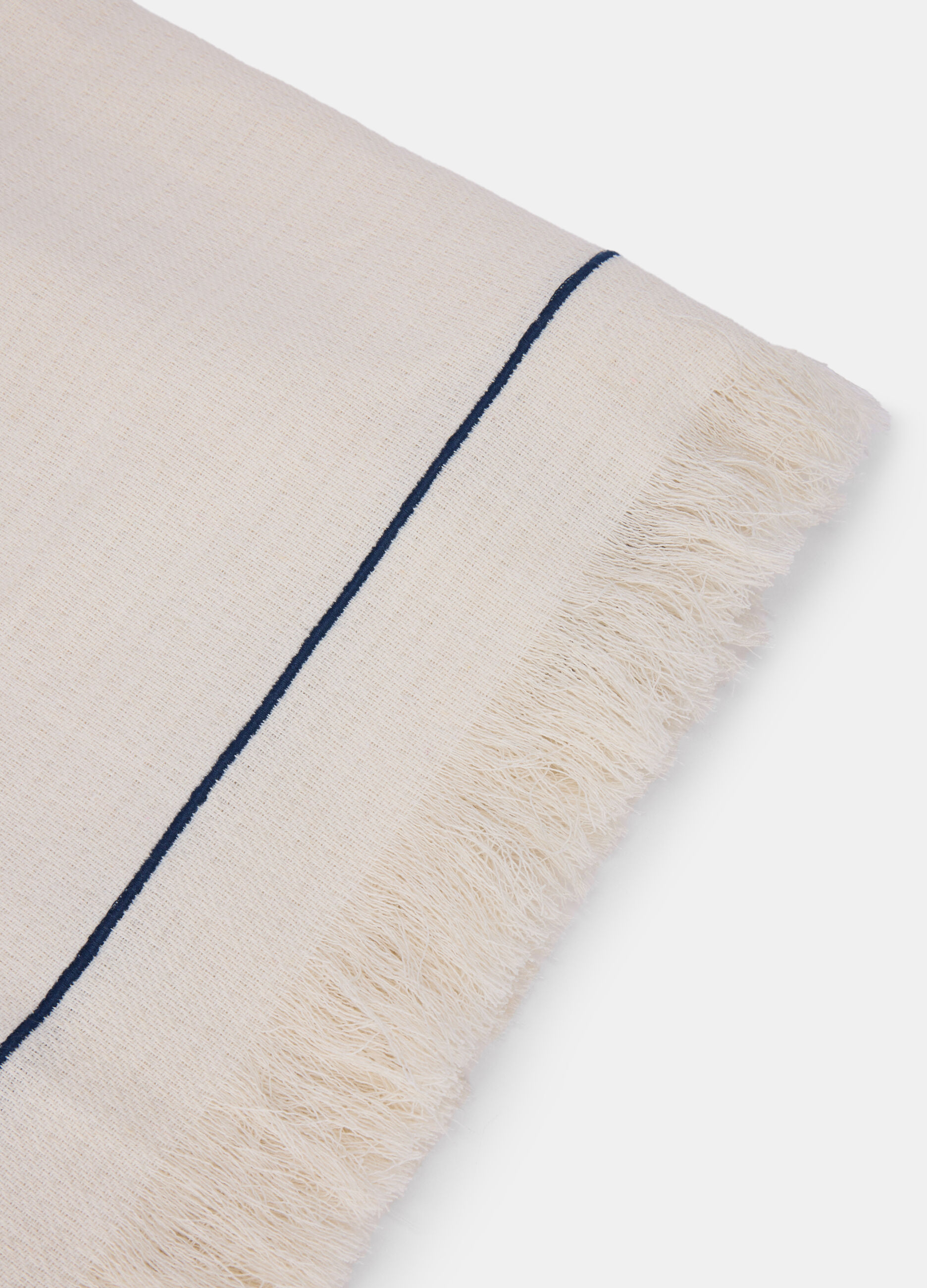 Lightweight blanket in cotton with fringes