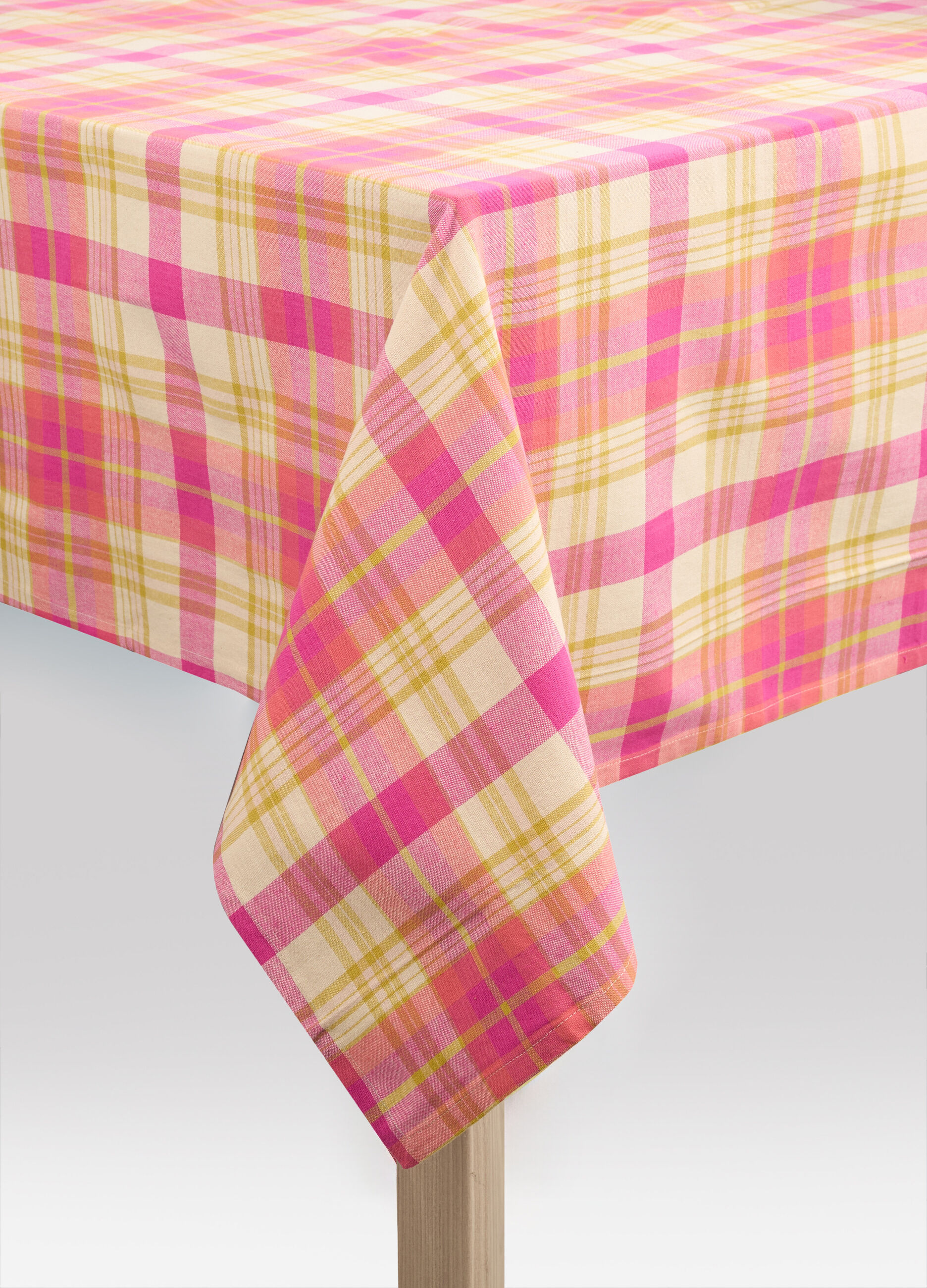 8-Seater tablecloth in check cotton