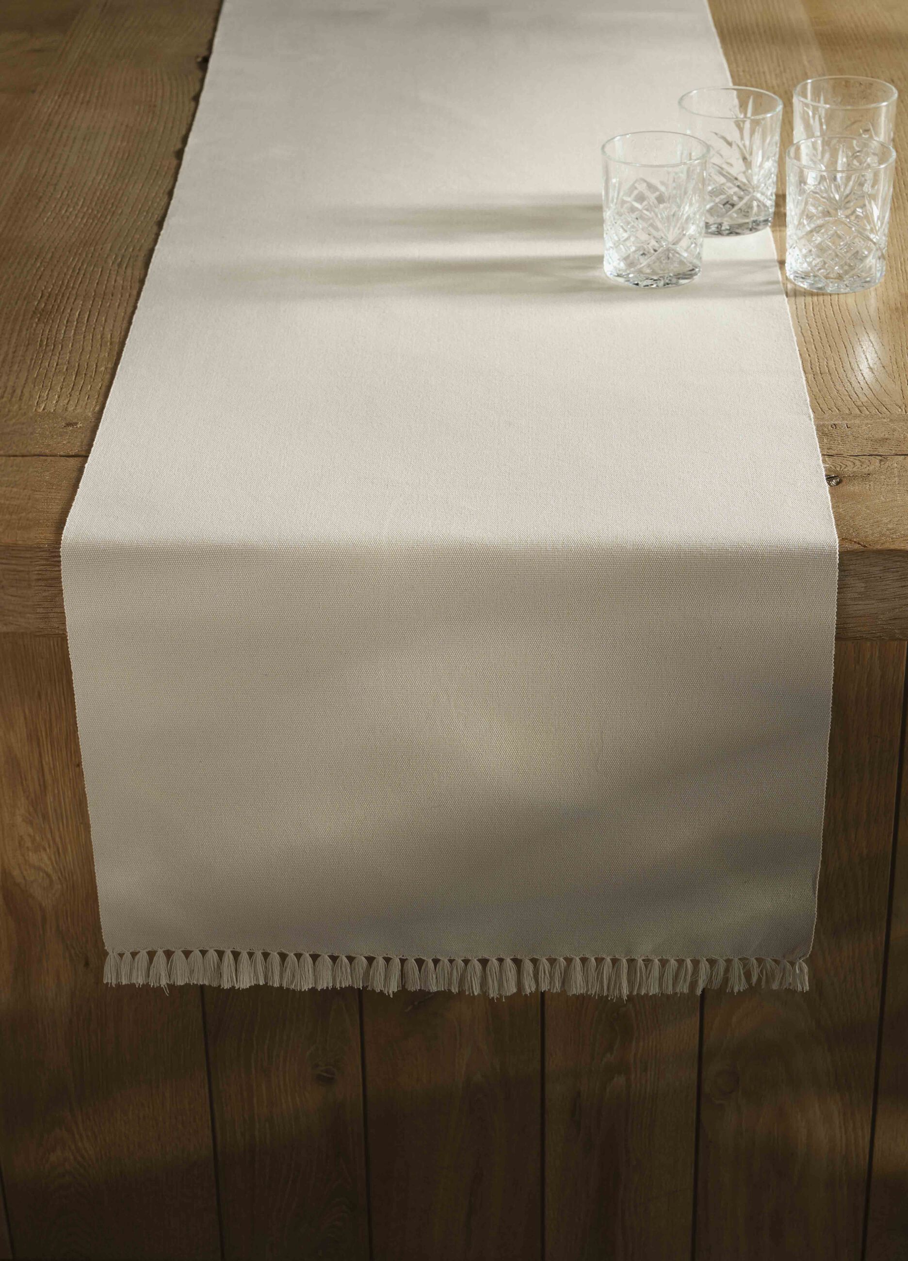 Organic cotton table runner with fringe