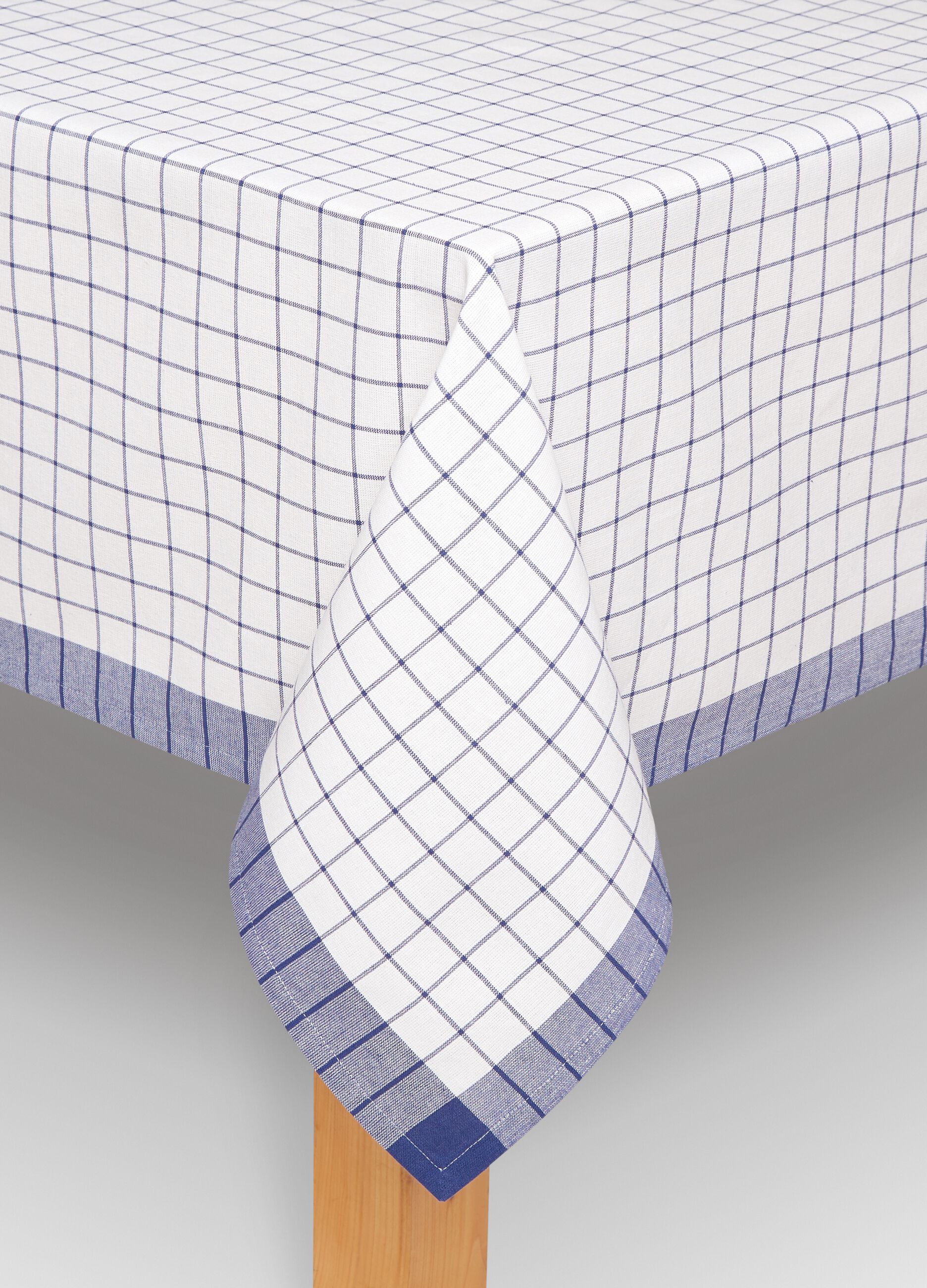 Tablecloth with check motif_0