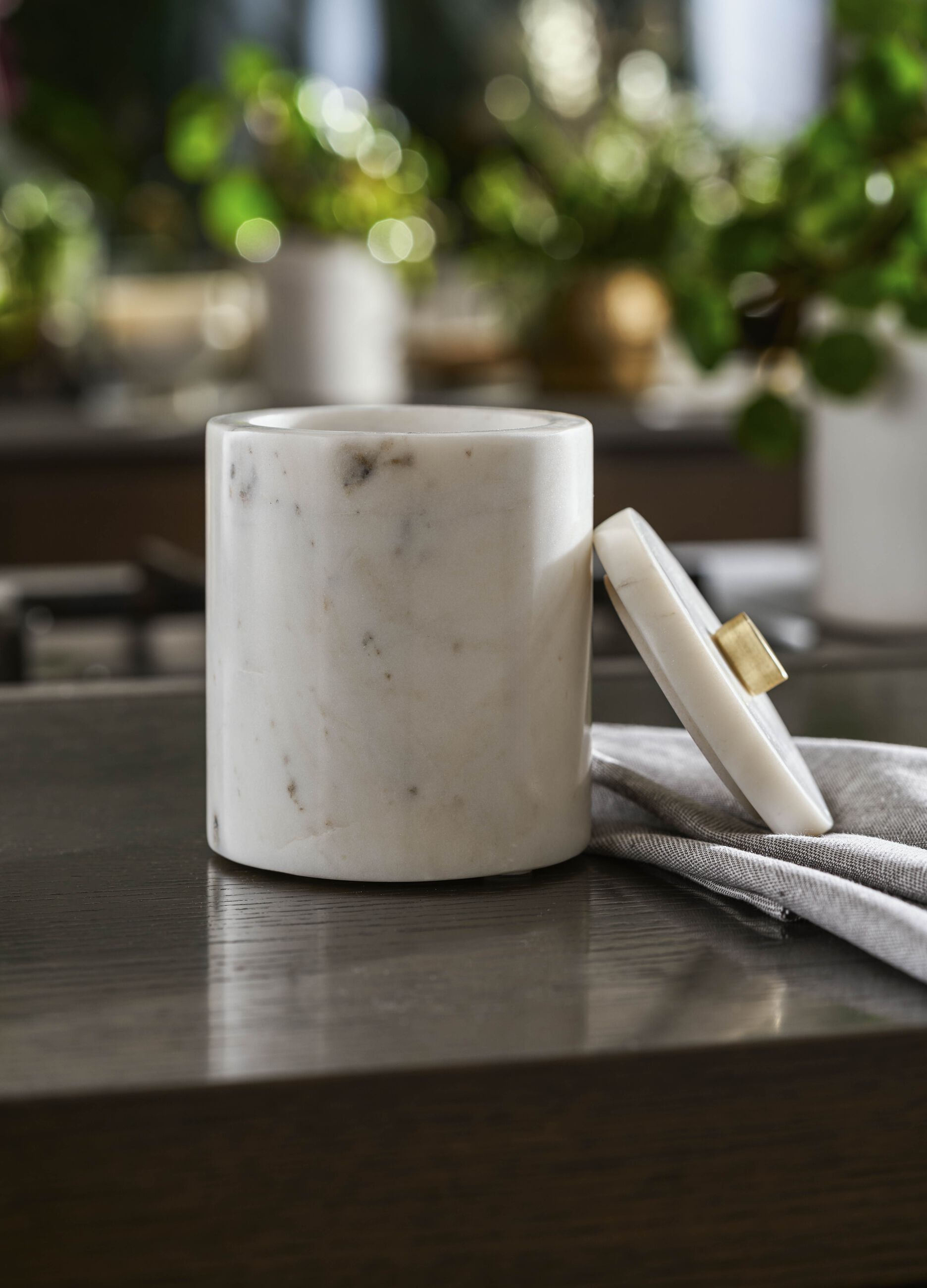 Cylindrical container in marble