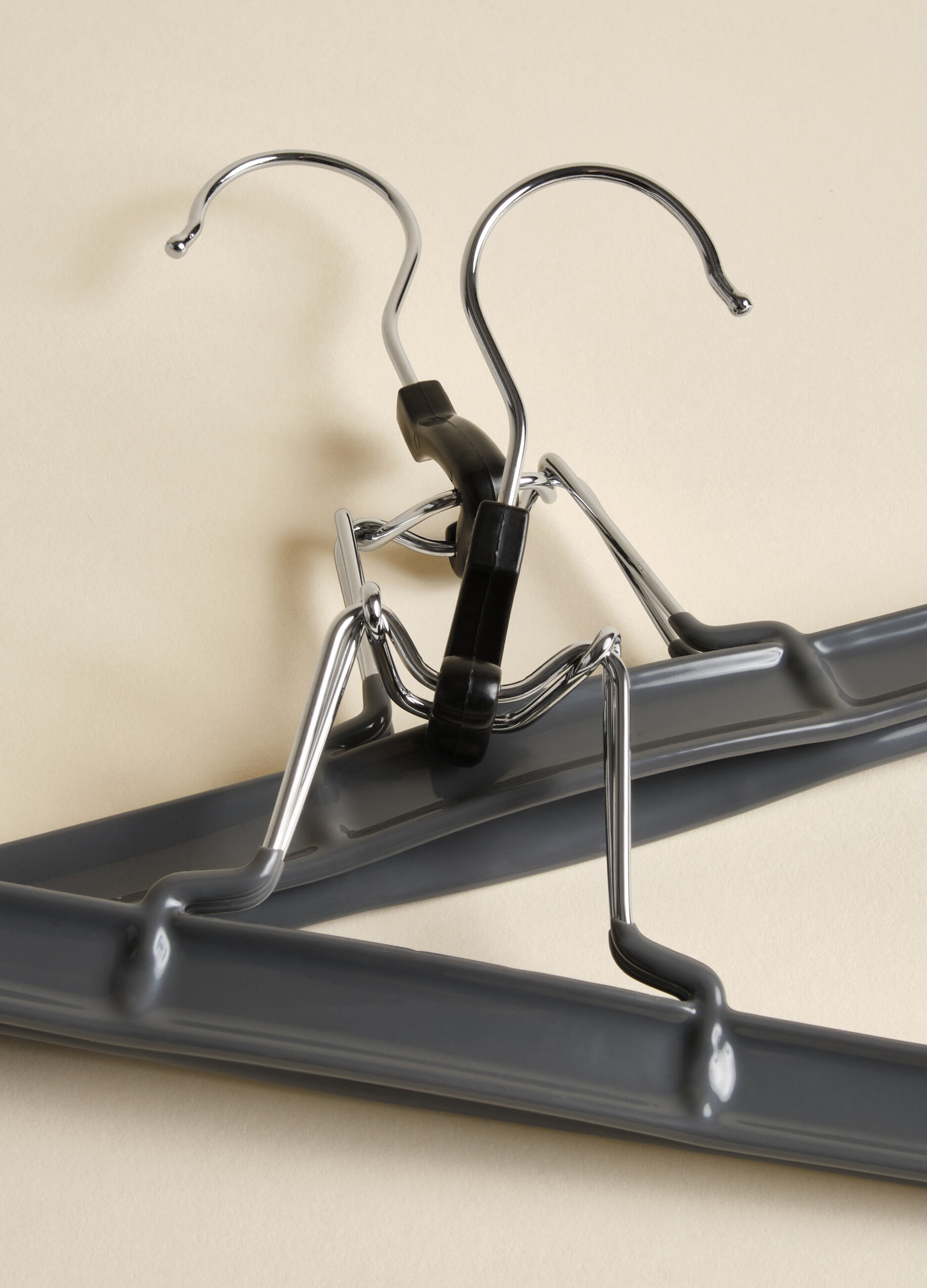 2-pack double hangers for trousers and skirts_2
