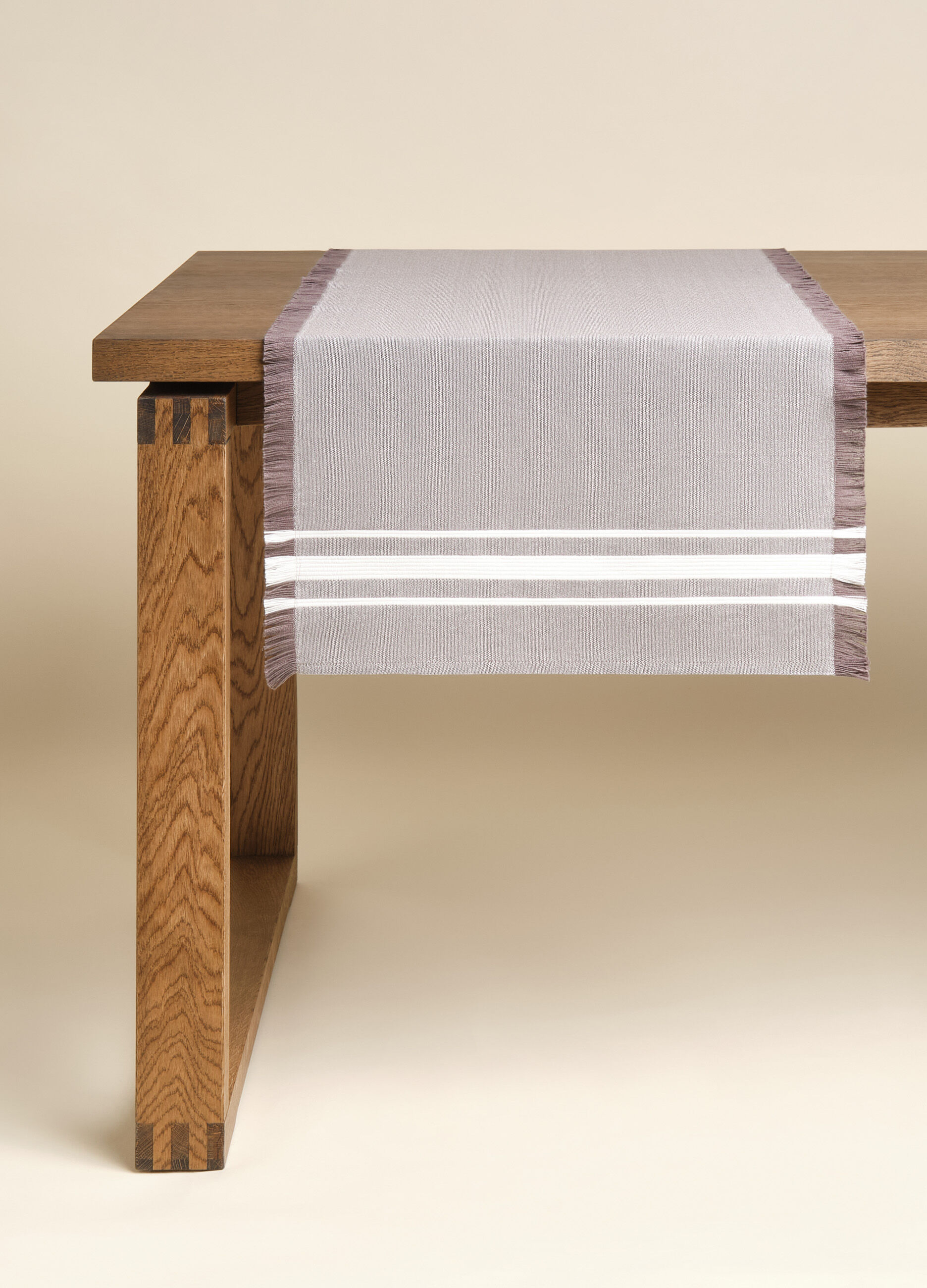 Cotton table runner with fringe trim_1