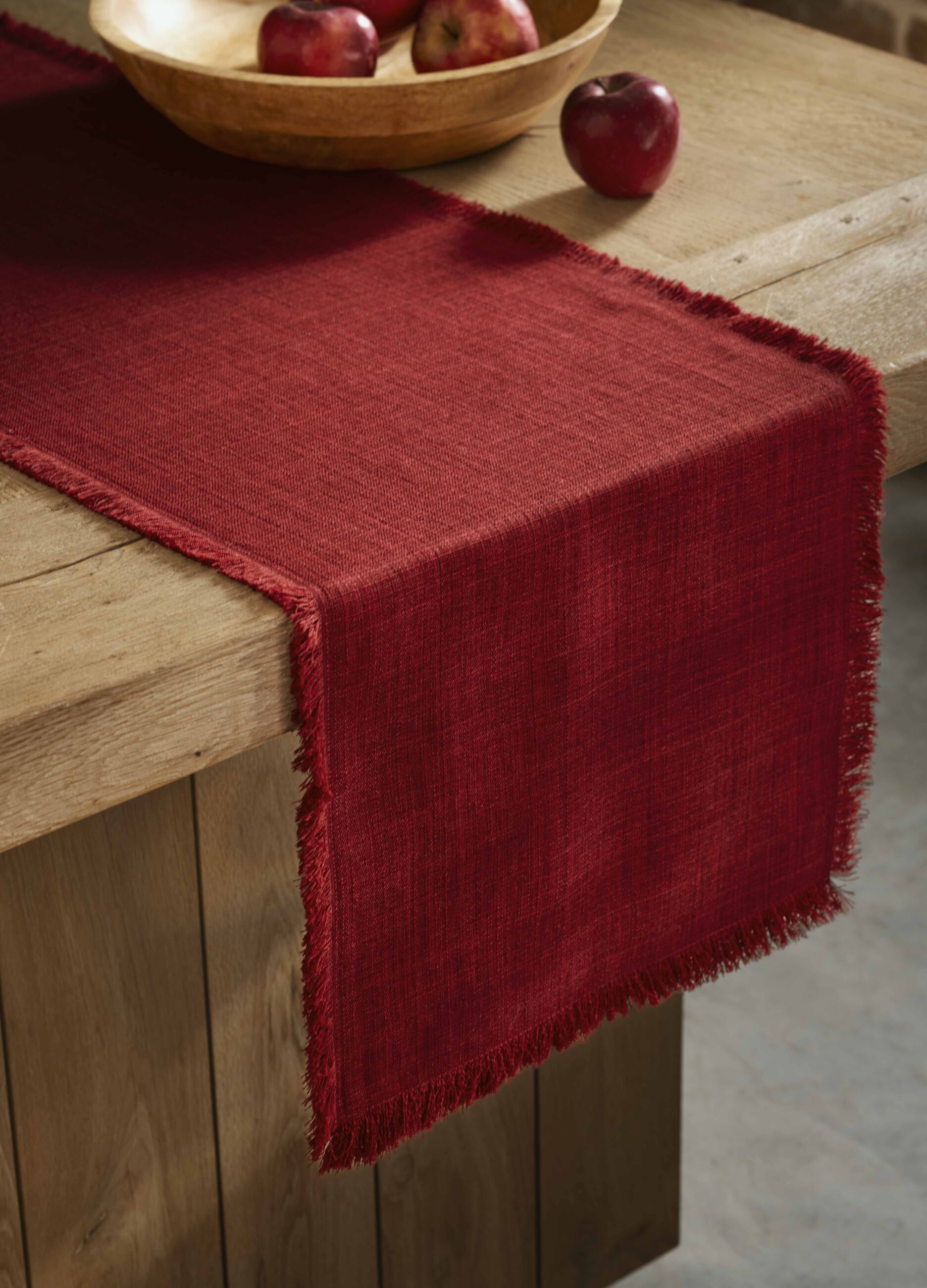 Fringed linen-effect table runner_0