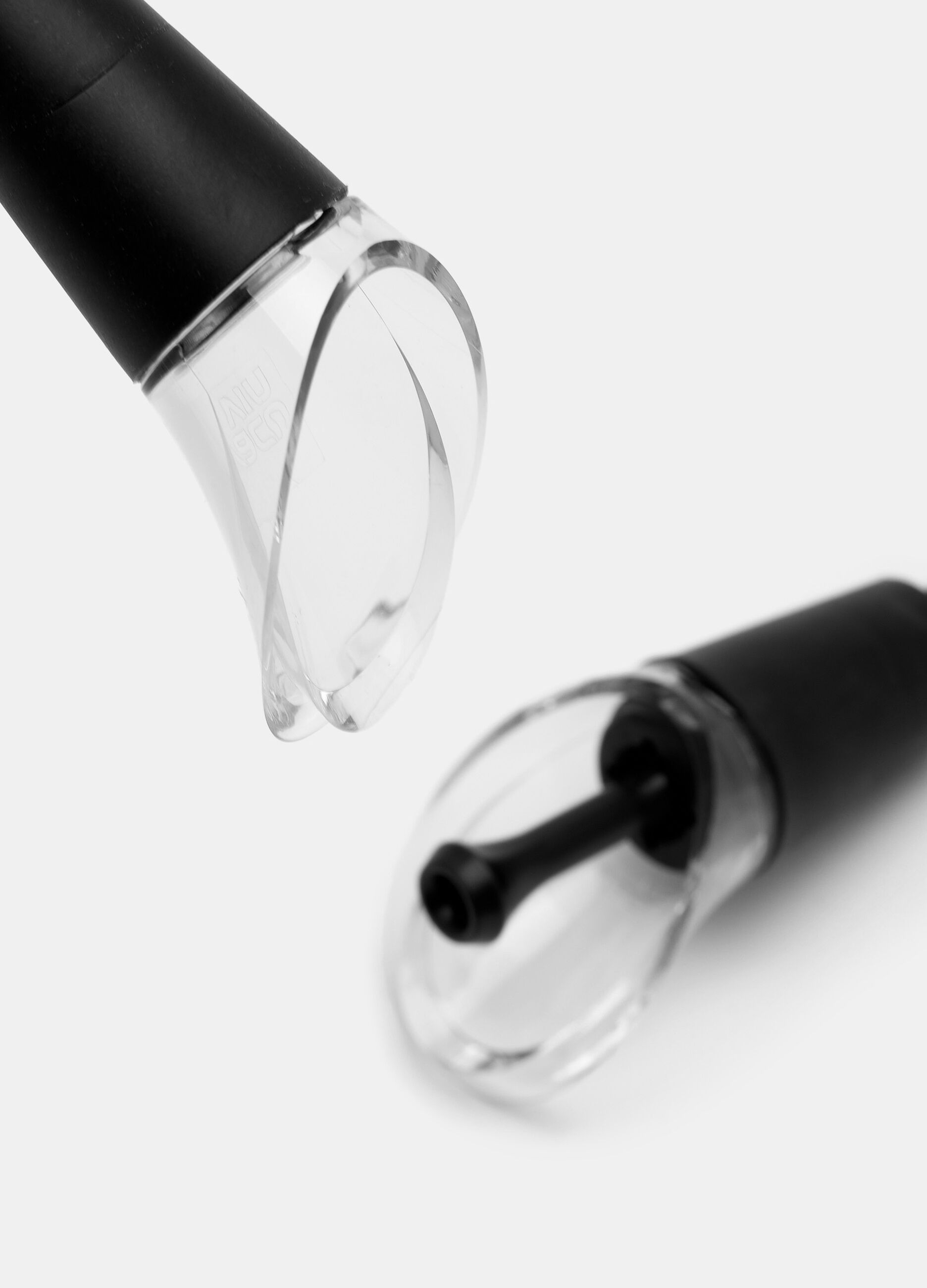 Set of 2 pourers with stopper_2