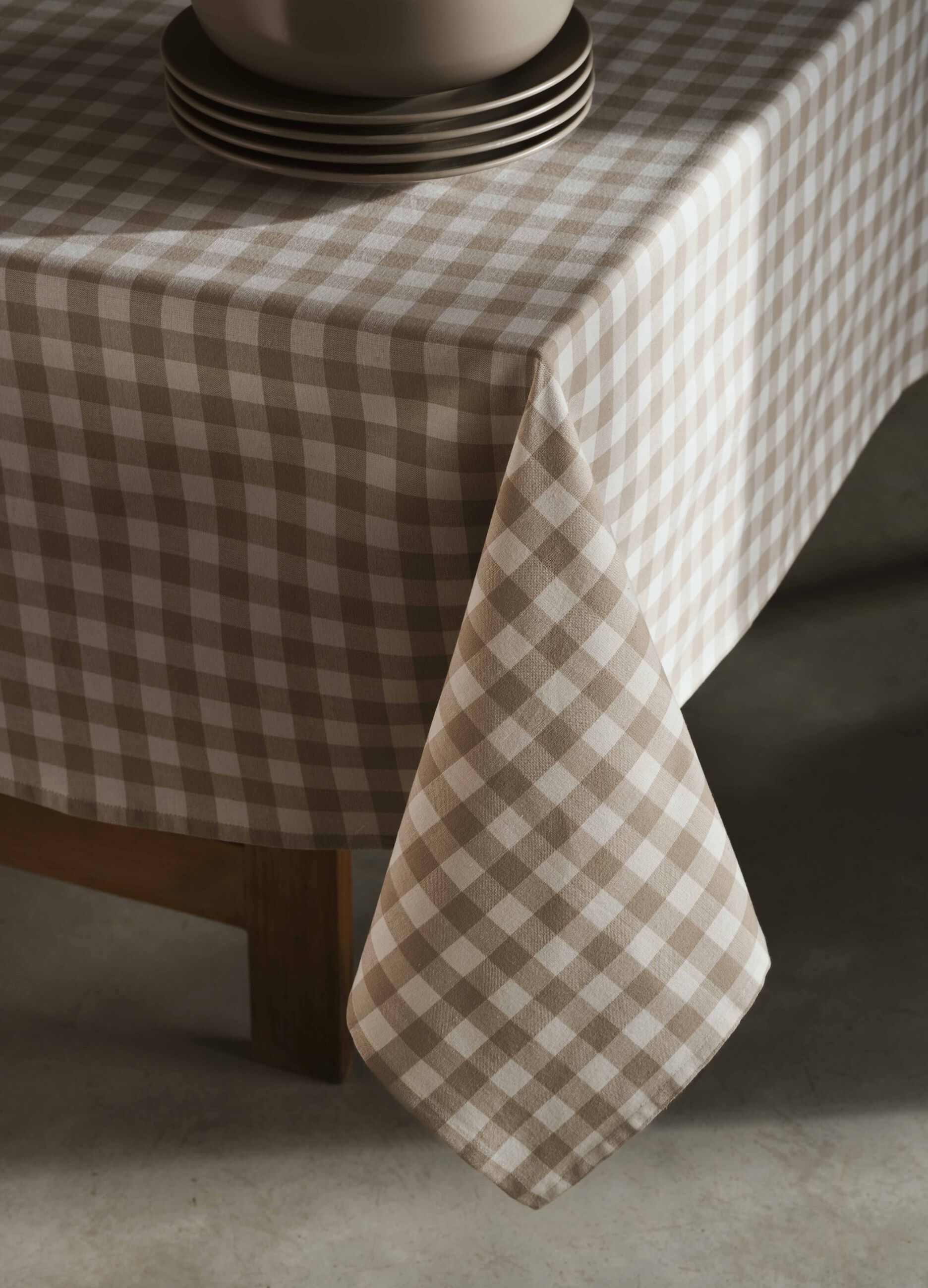 8-place tablecloth in checked cotton_1
