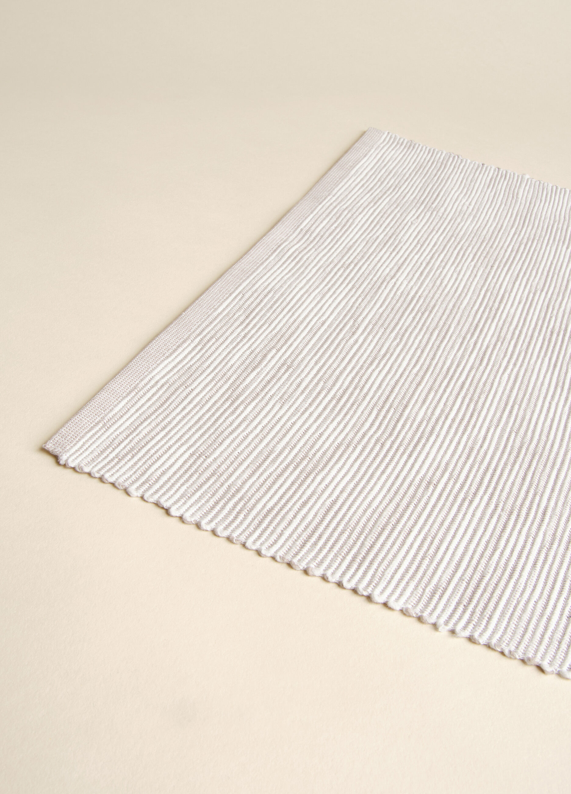 Table mat with double ribbing_2