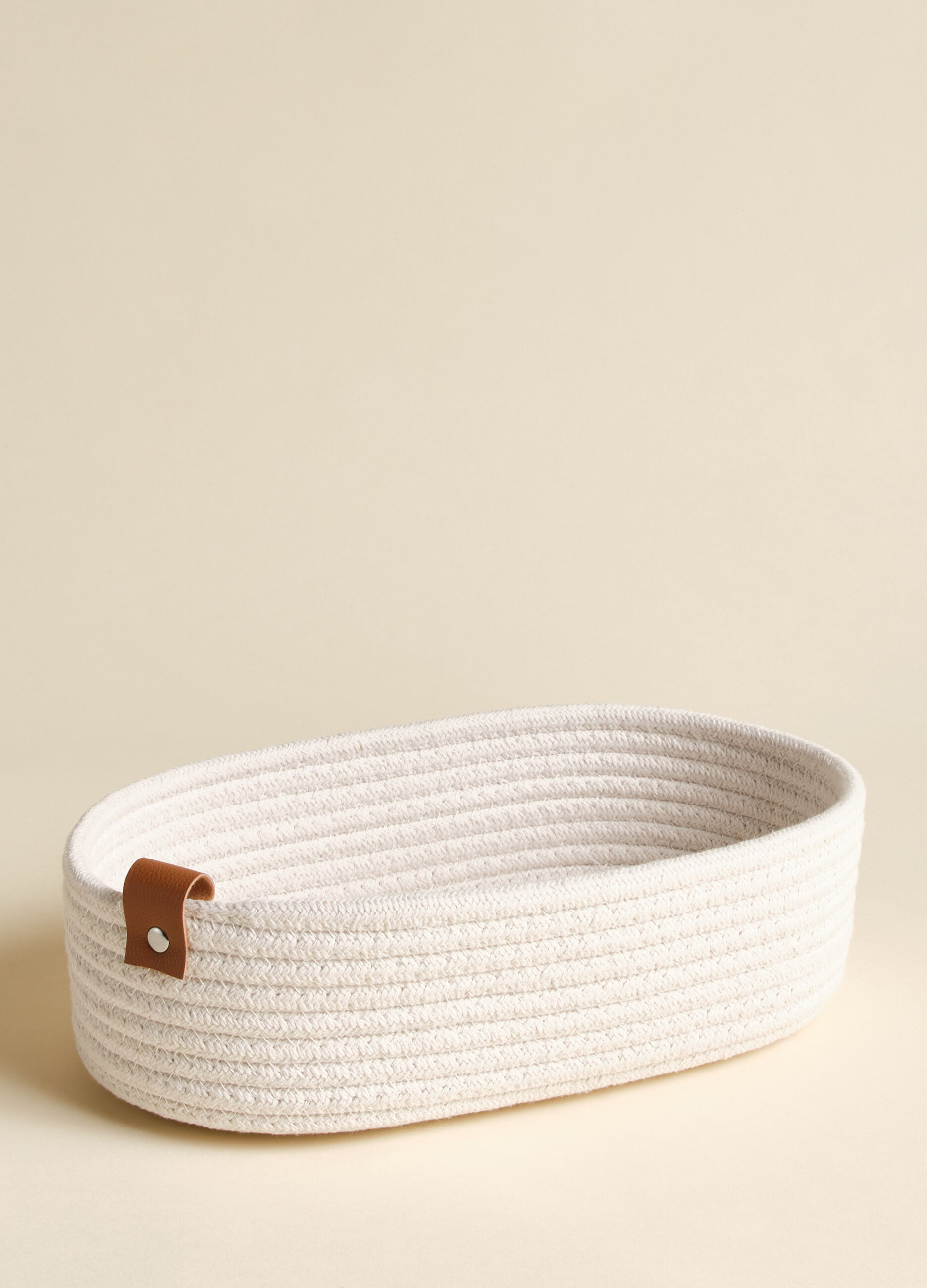 Large oval woven basket_1