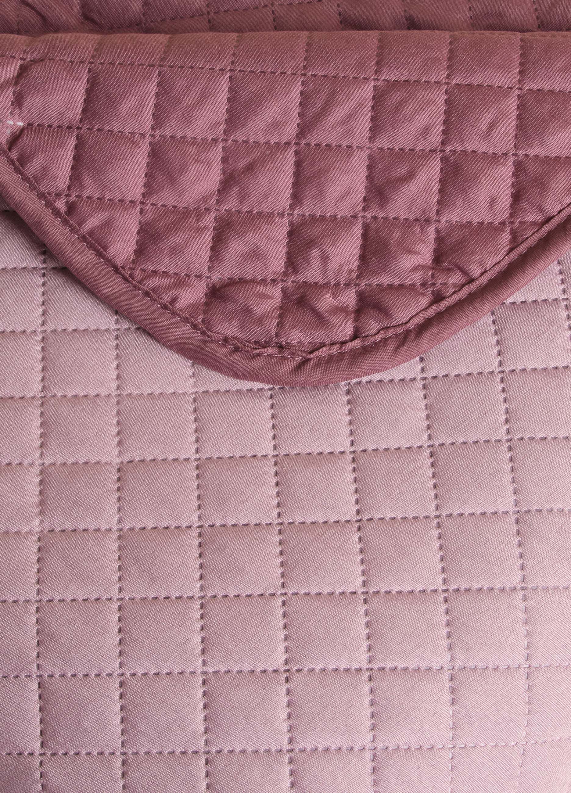 Double quilt with contrasting hem