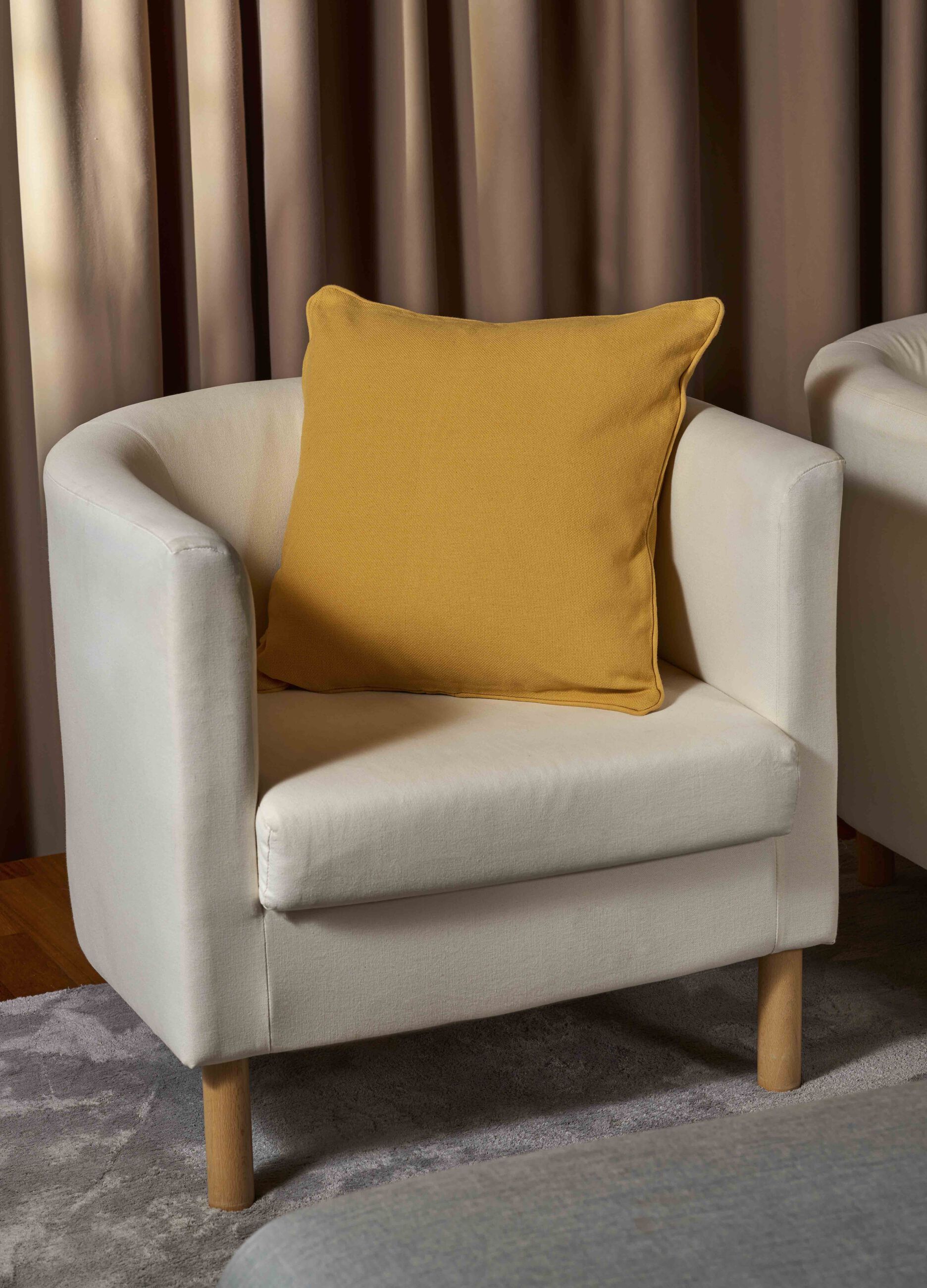 Solid colour cushion cover in 100% cotton_0