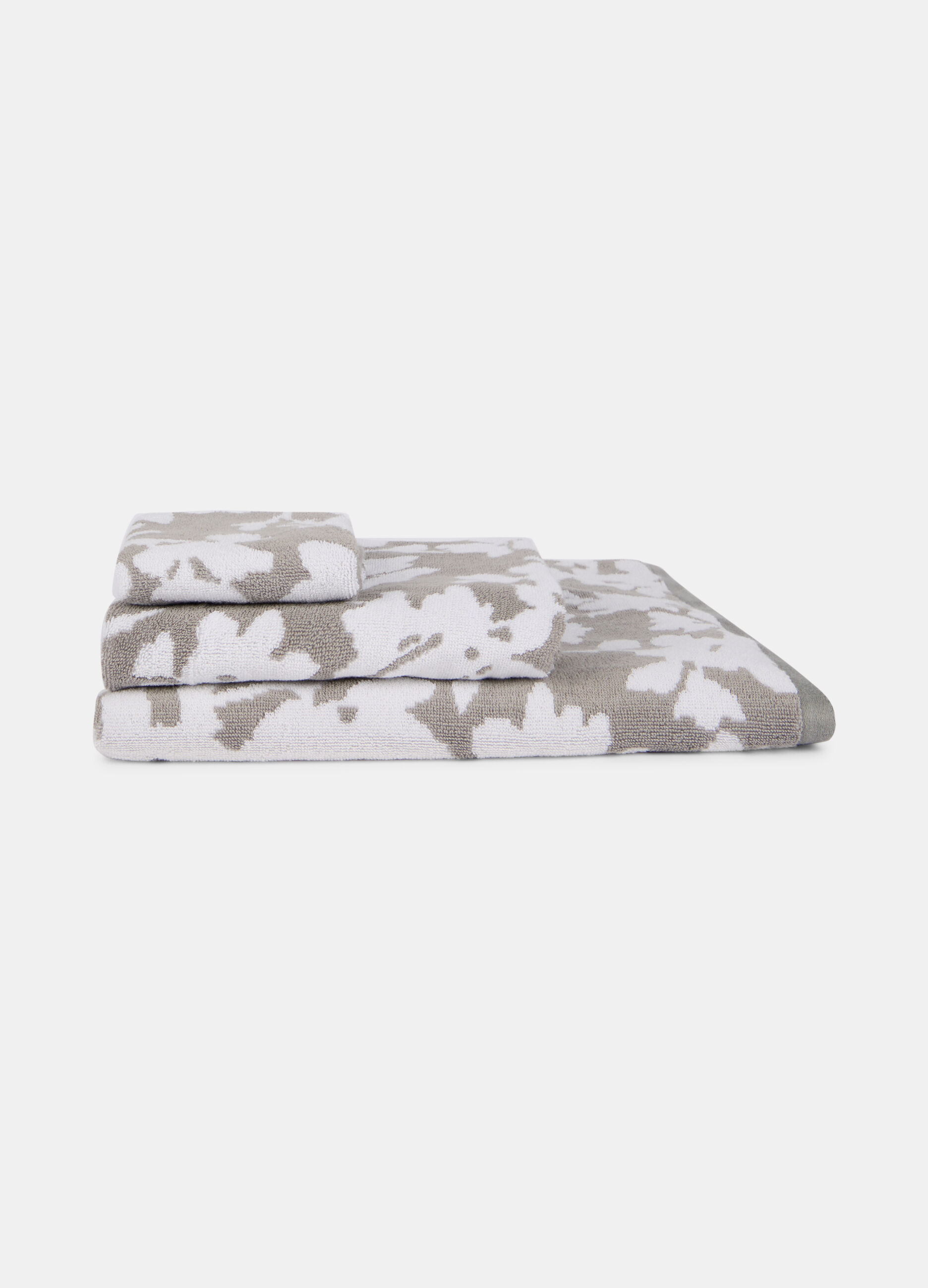 Guest towel in floral terry