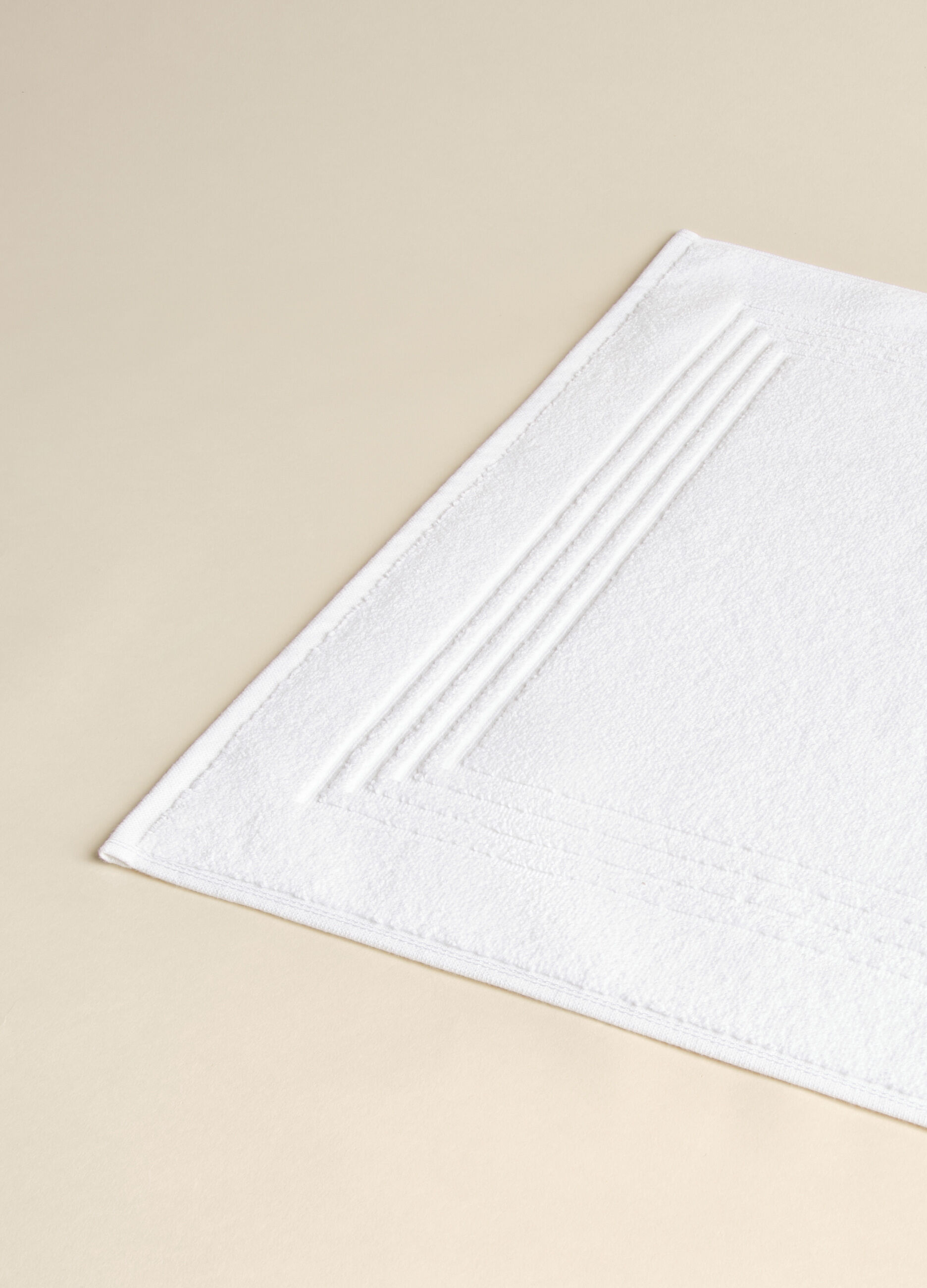 Bath mat in 100% cotton
