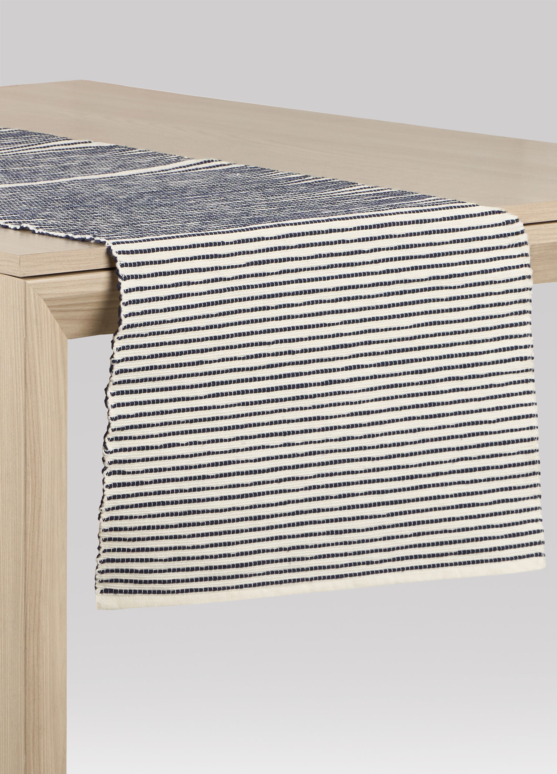 Rectangular table mat in striped cotton