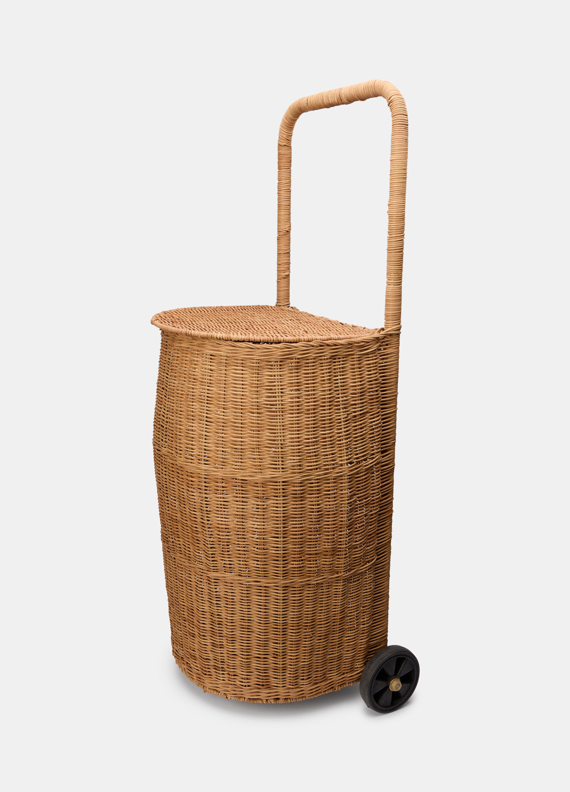 Rattan basket with wheels